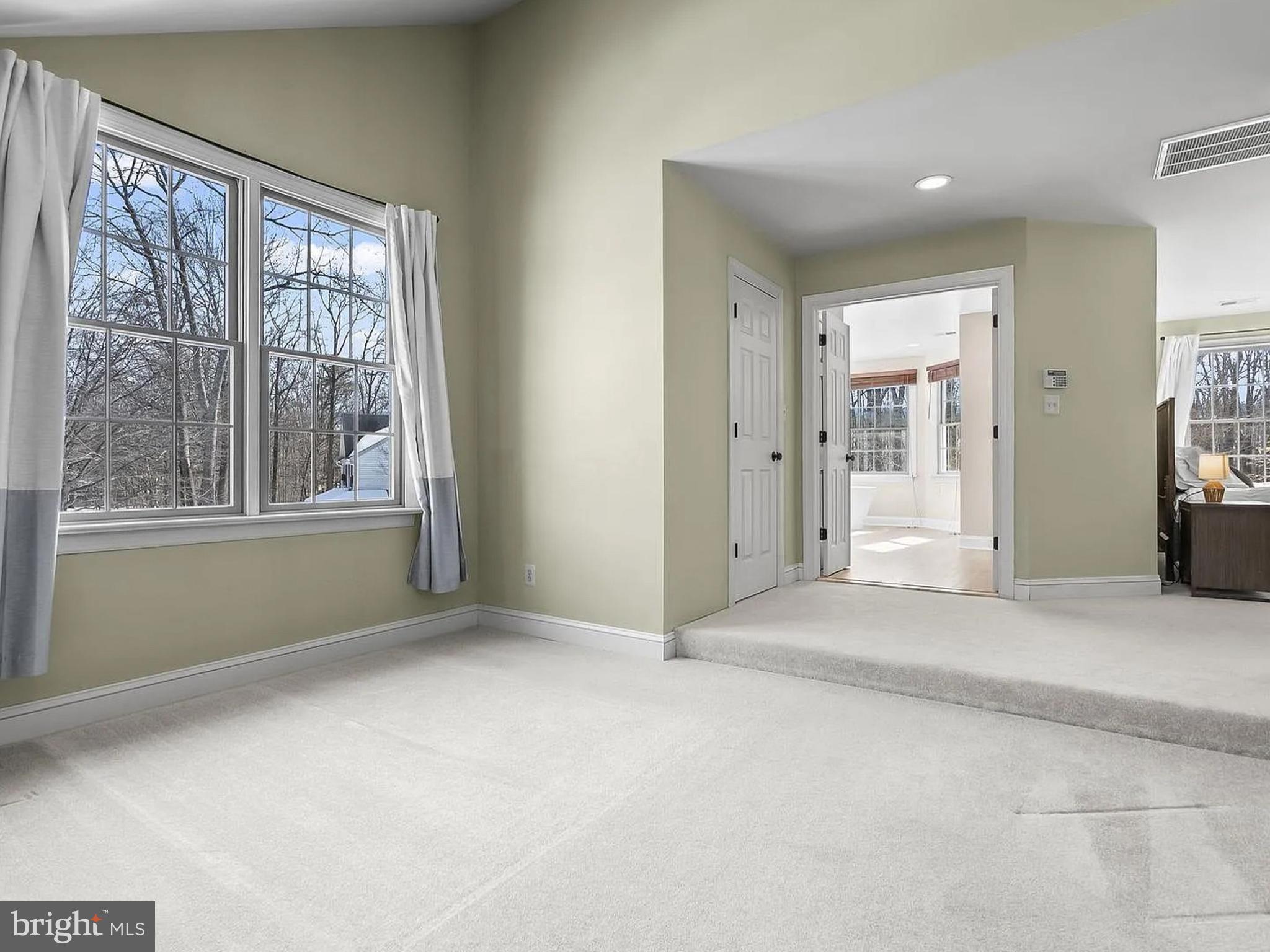 TALL OAKS - Residential