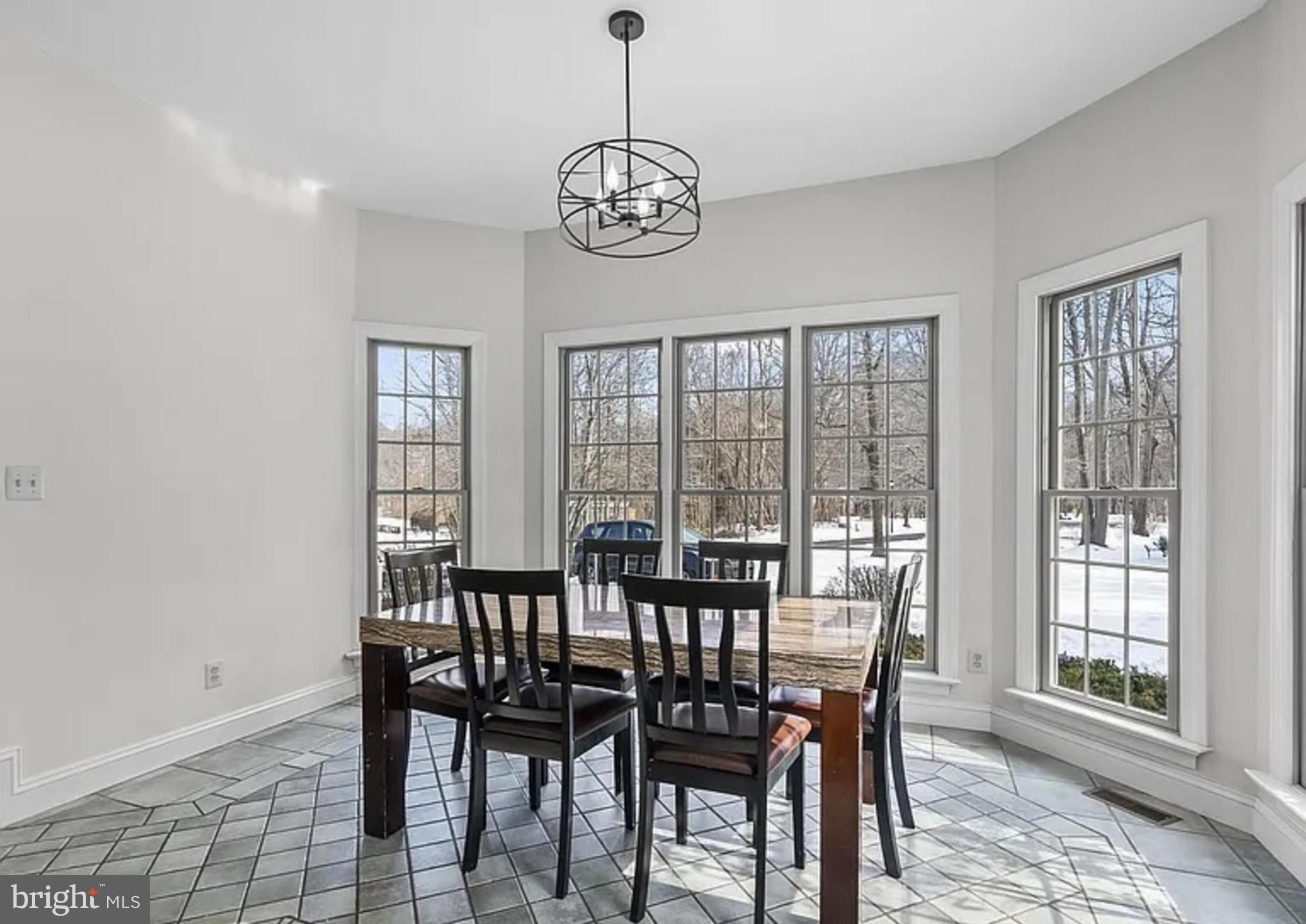 TALL OAKS - Residential