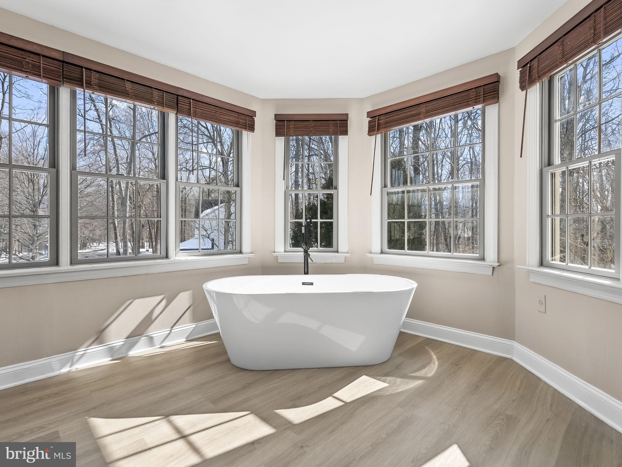 TALL OAKS - Residential