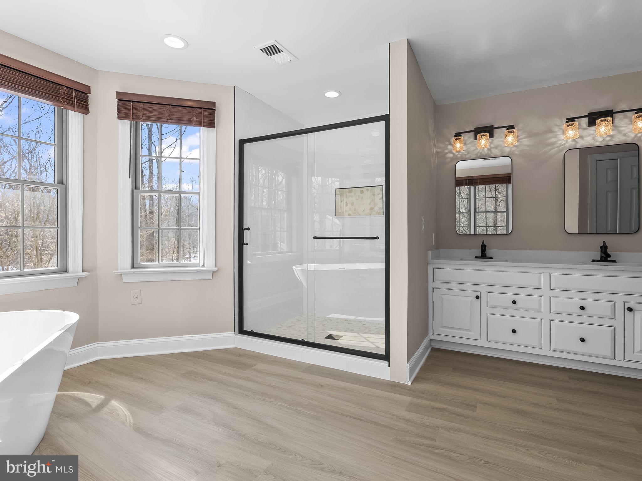 TALL OAKS - Residential