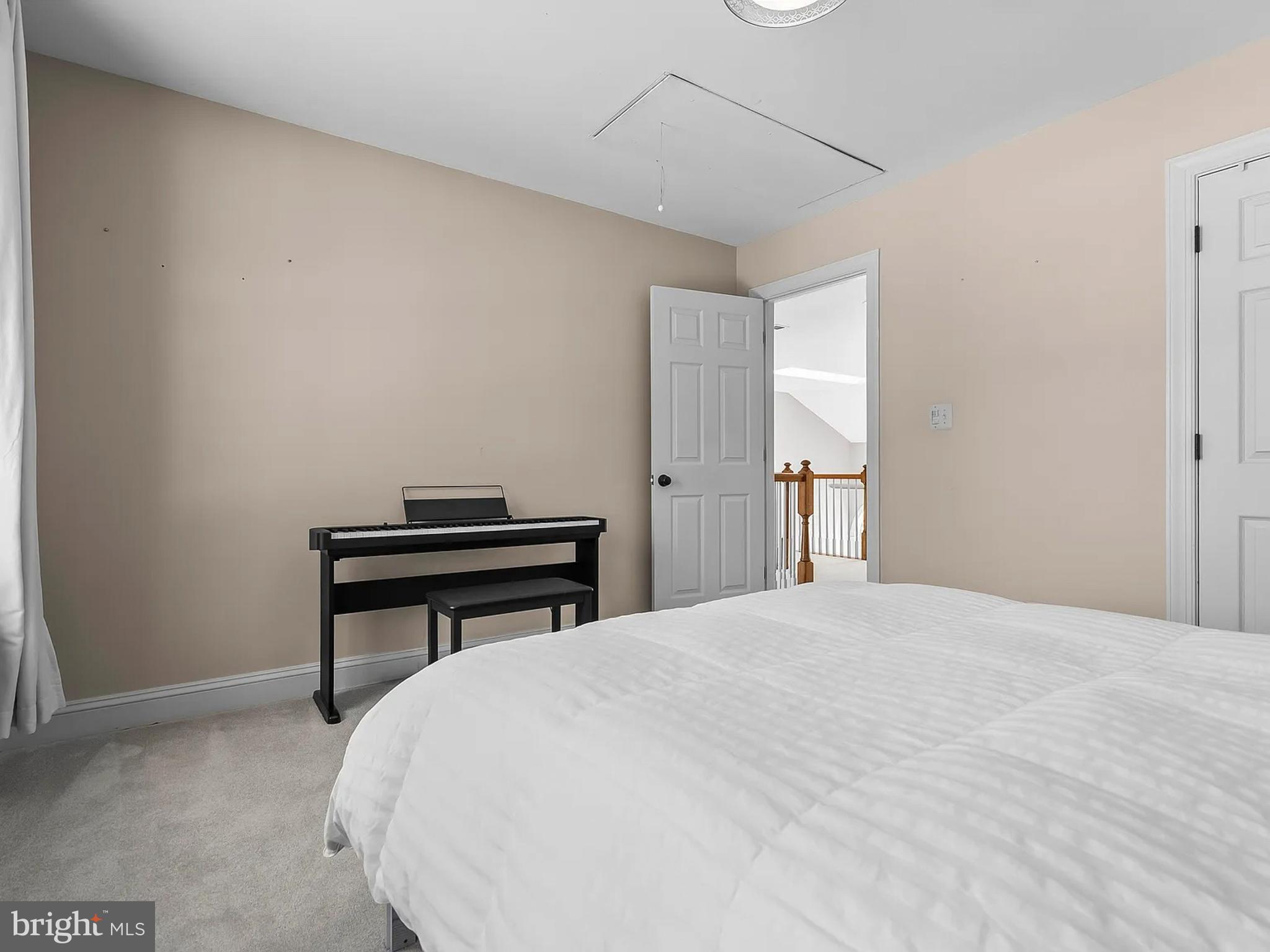 TALL OAKS - Residential