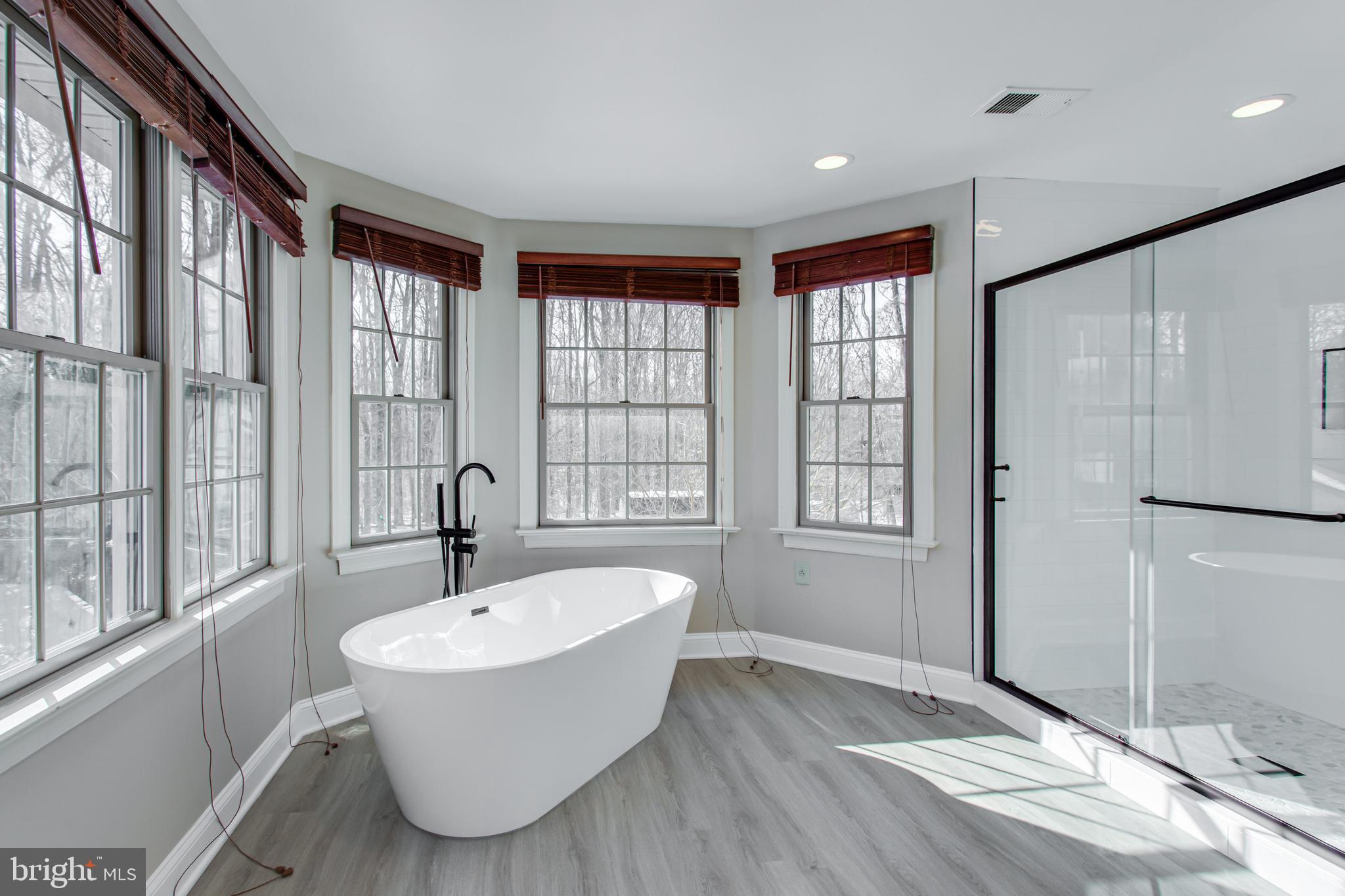 TALL OAKS - Residential