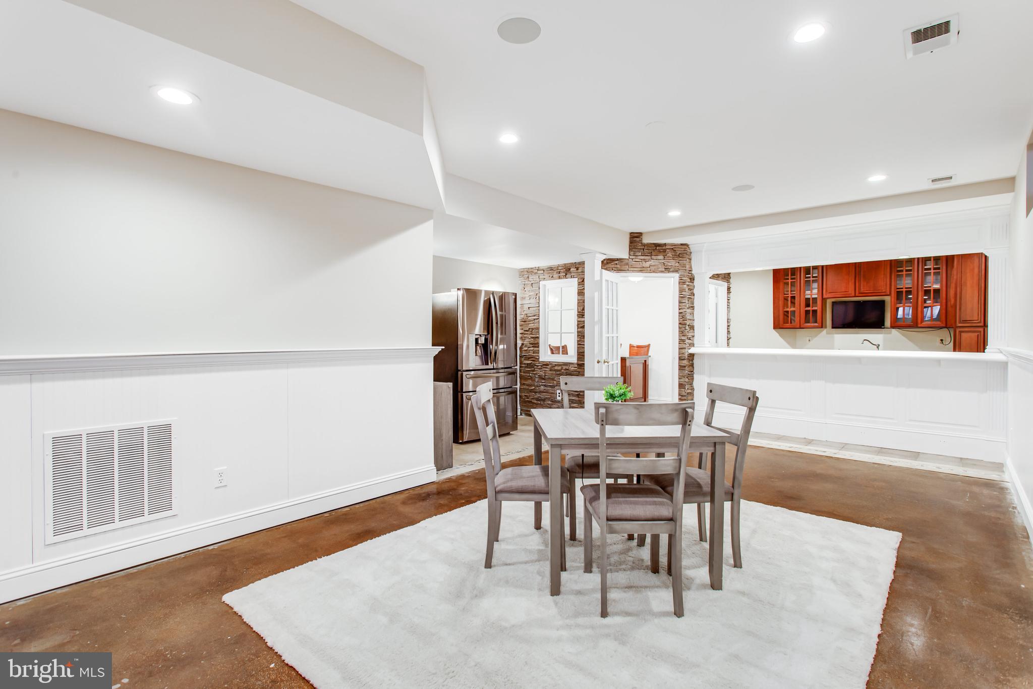 TALL OAKS - Residential