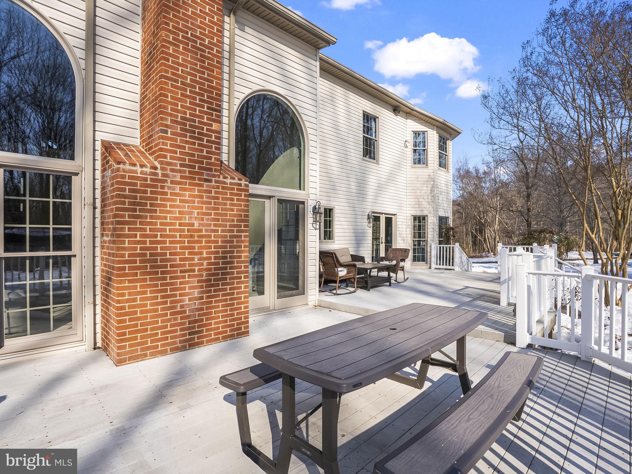 TALL OAKS - Residential