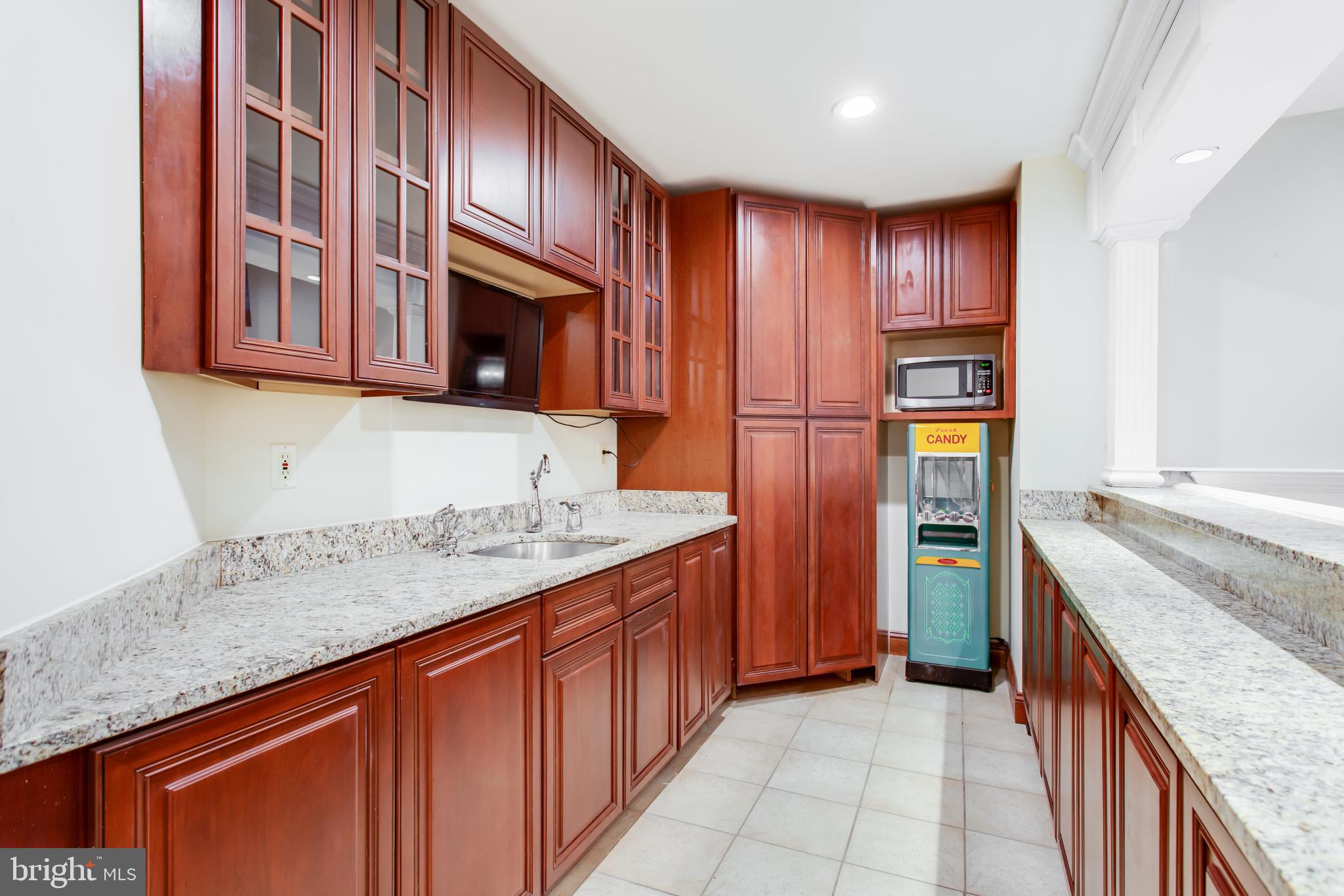 TALL OAKS - Residential