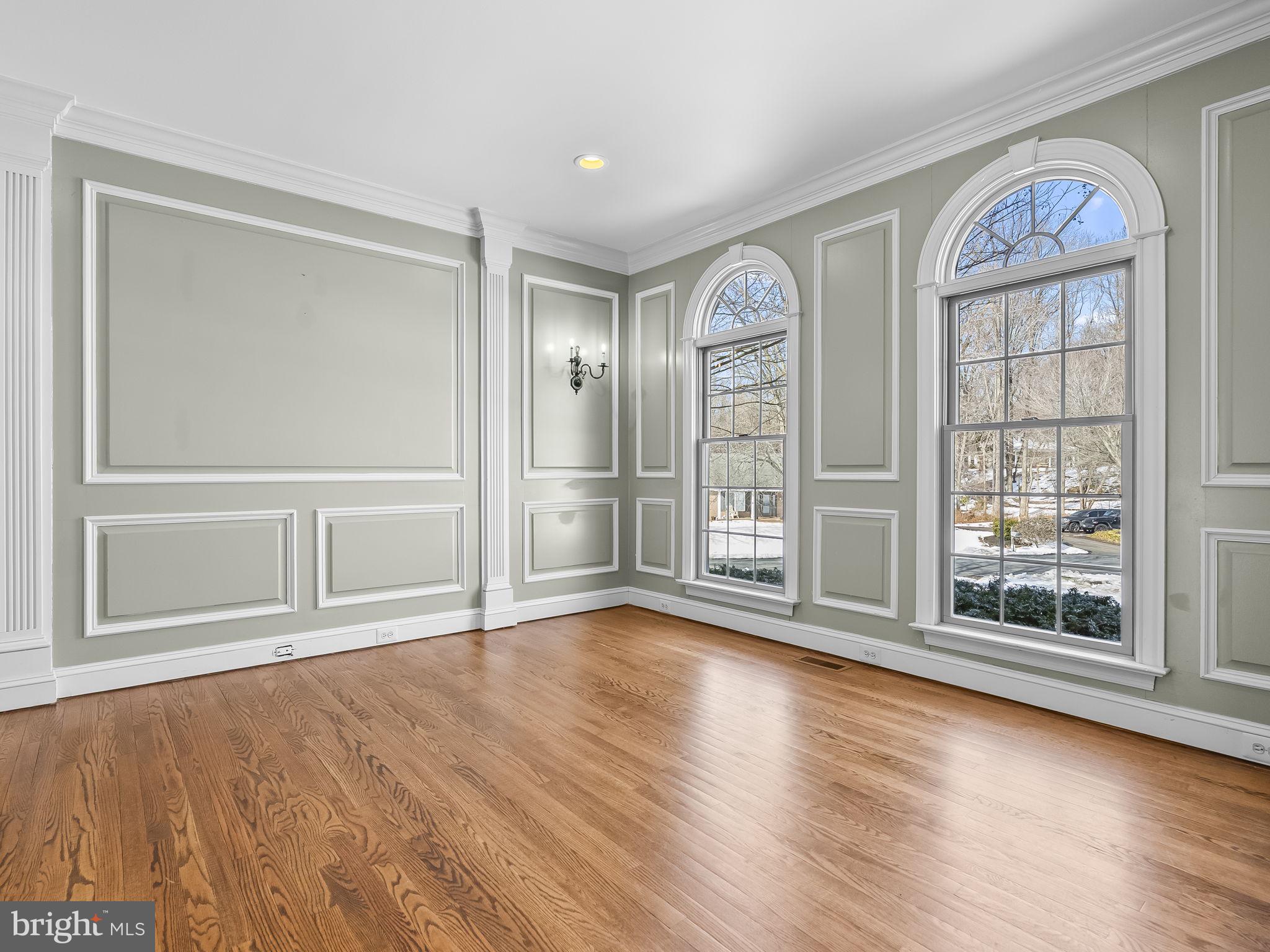 TALL OAKS - Residential