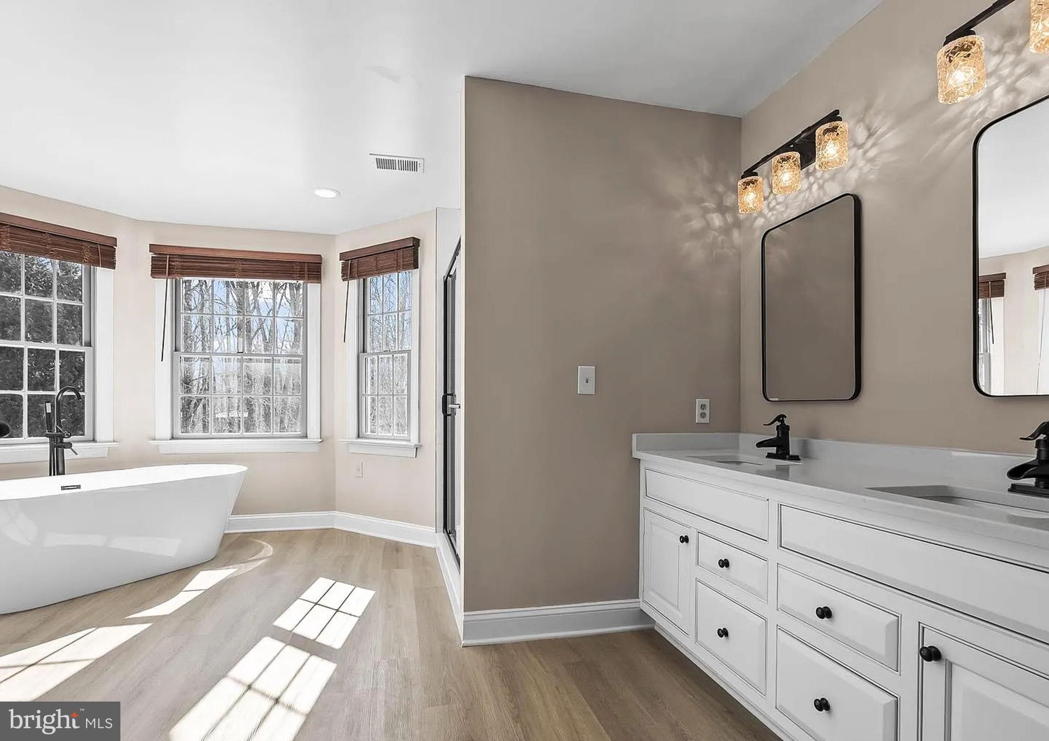 TALL OAKS - Residential