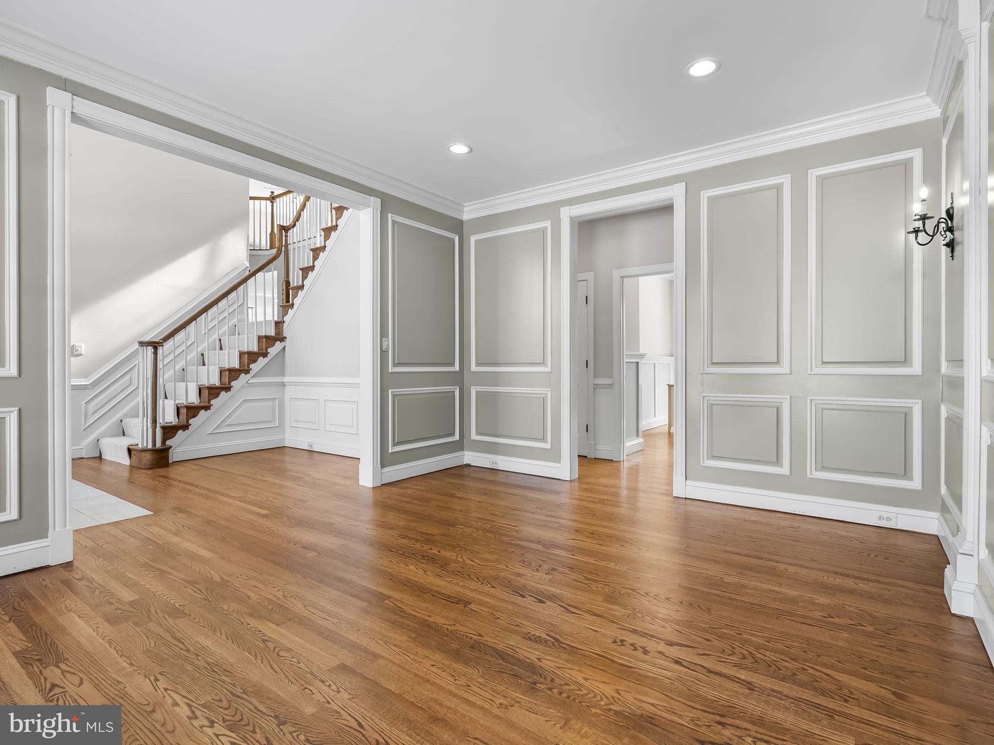 TALL OAKS - Residential