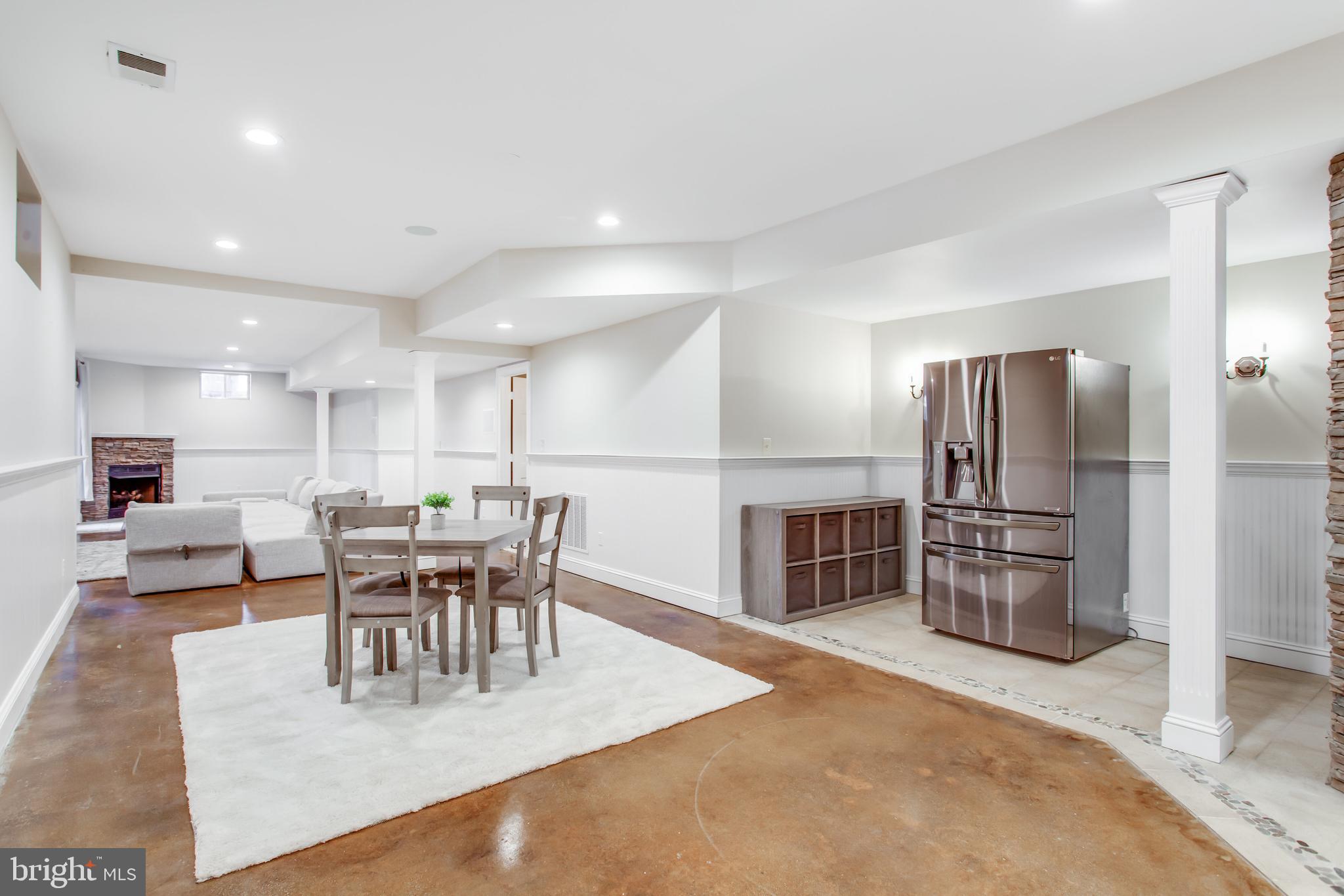 TALL OAKS - Residential