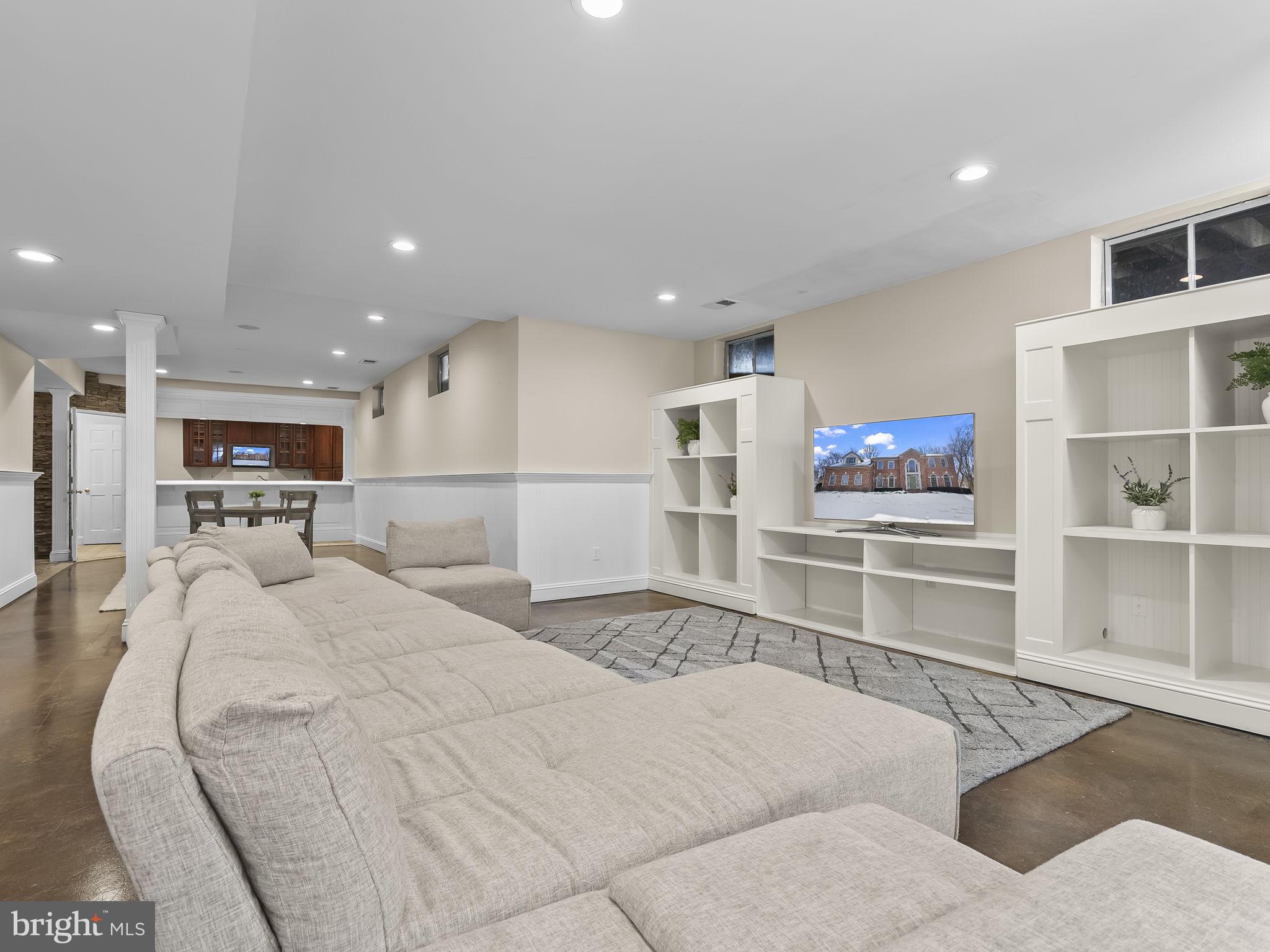 TALL OAKS - Residential