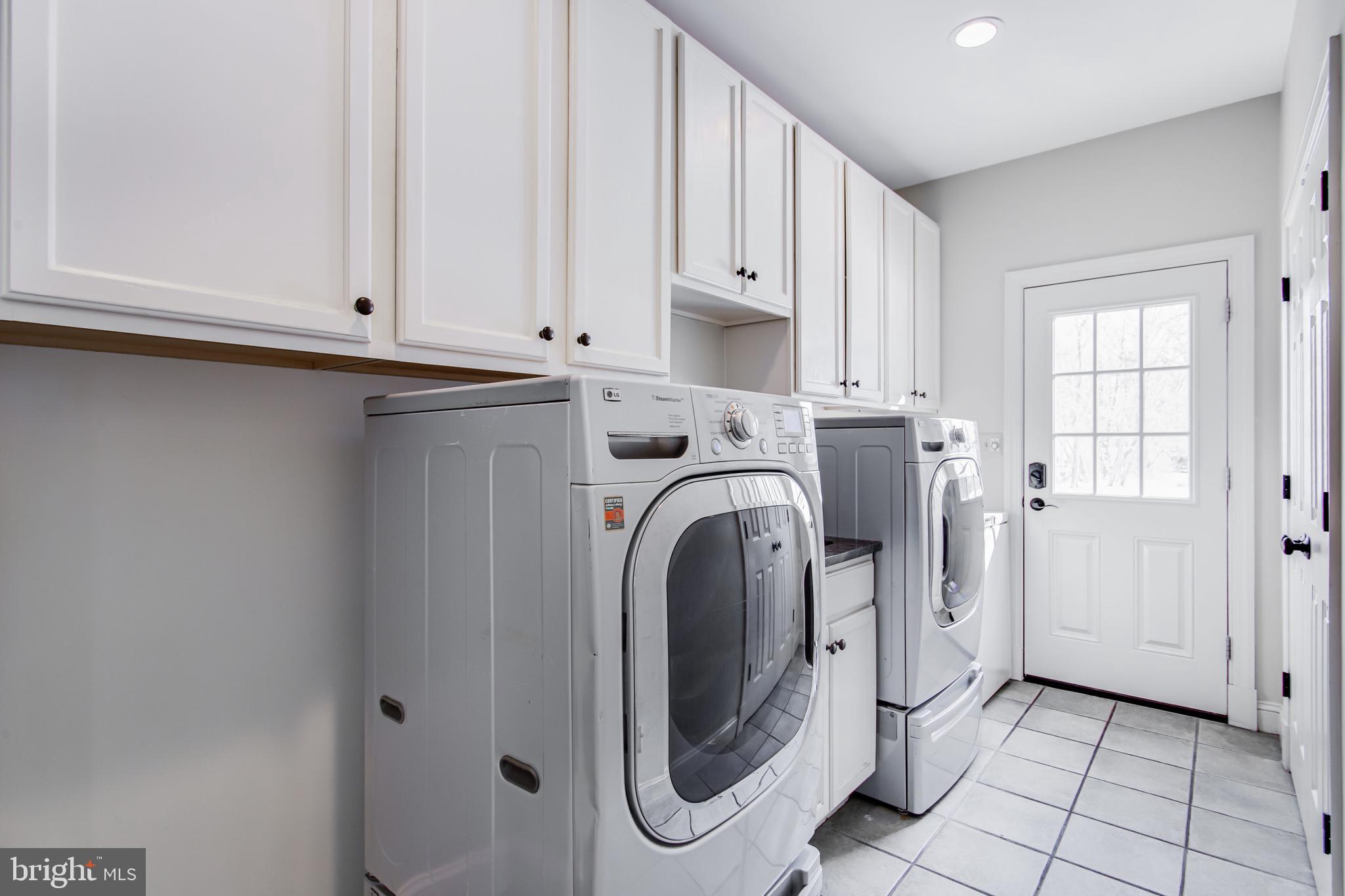 TALL OAKS - Residential