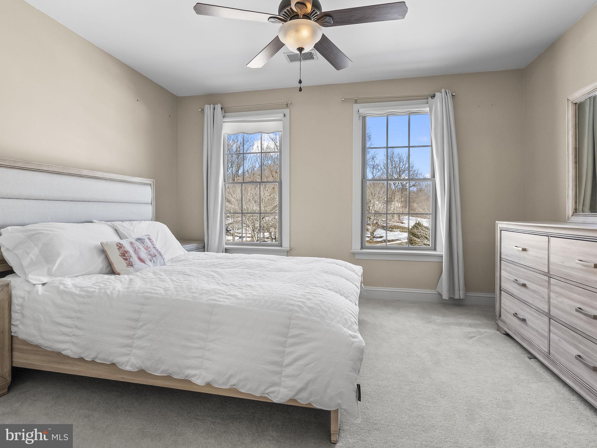 TALL OAKS - Residential