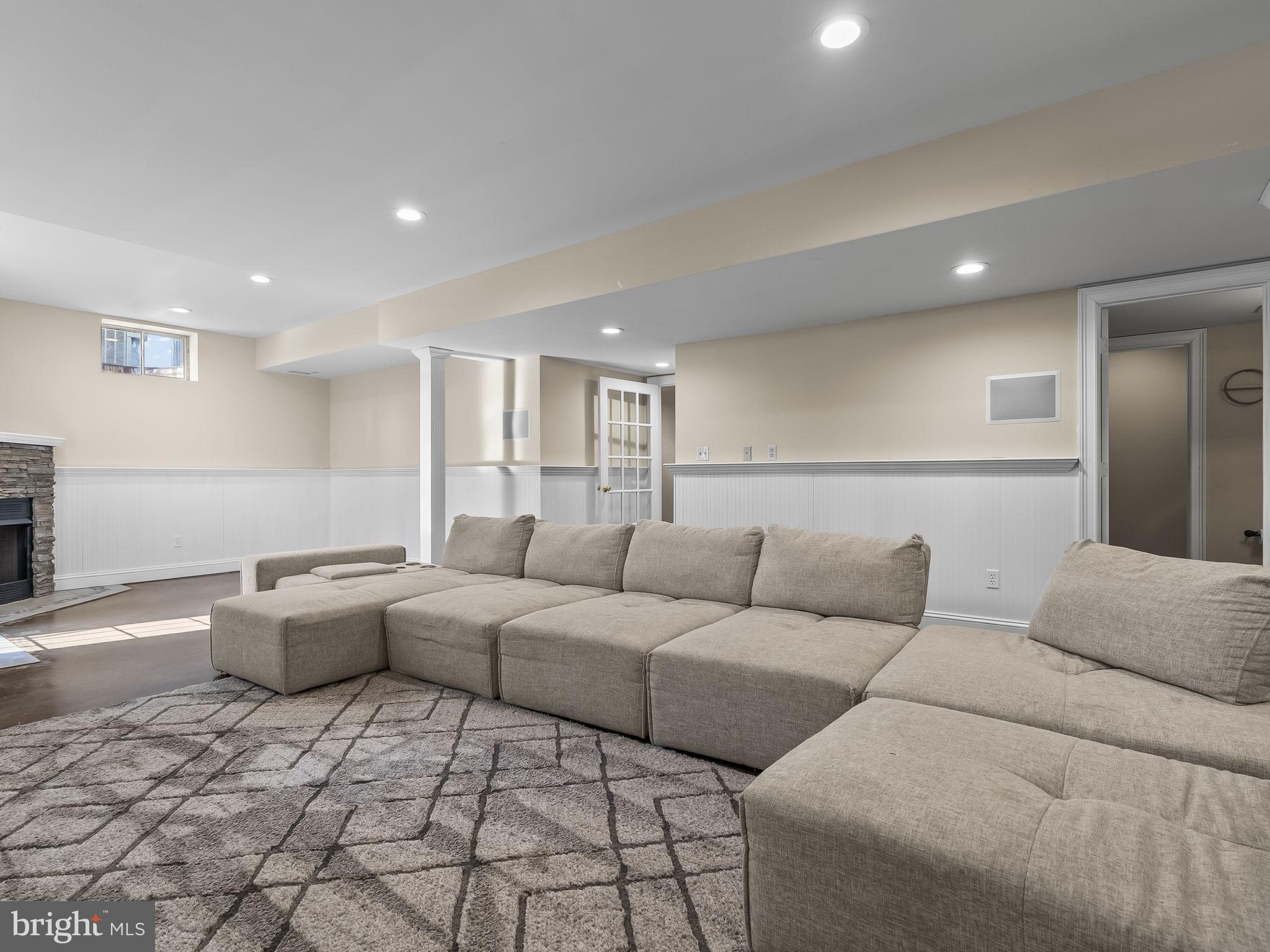 TALL OAKS - Residential