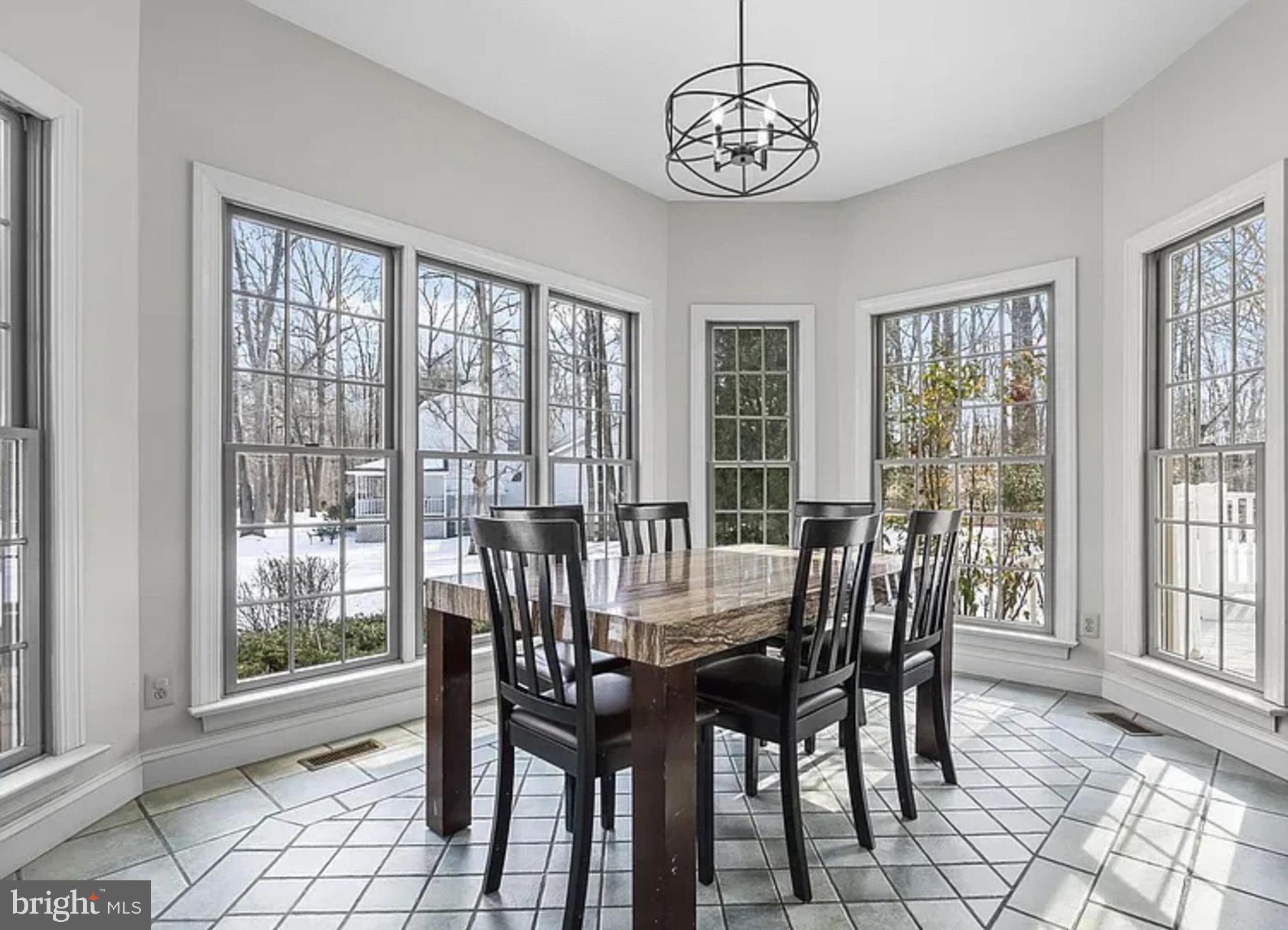 TALL OAKS - Residential