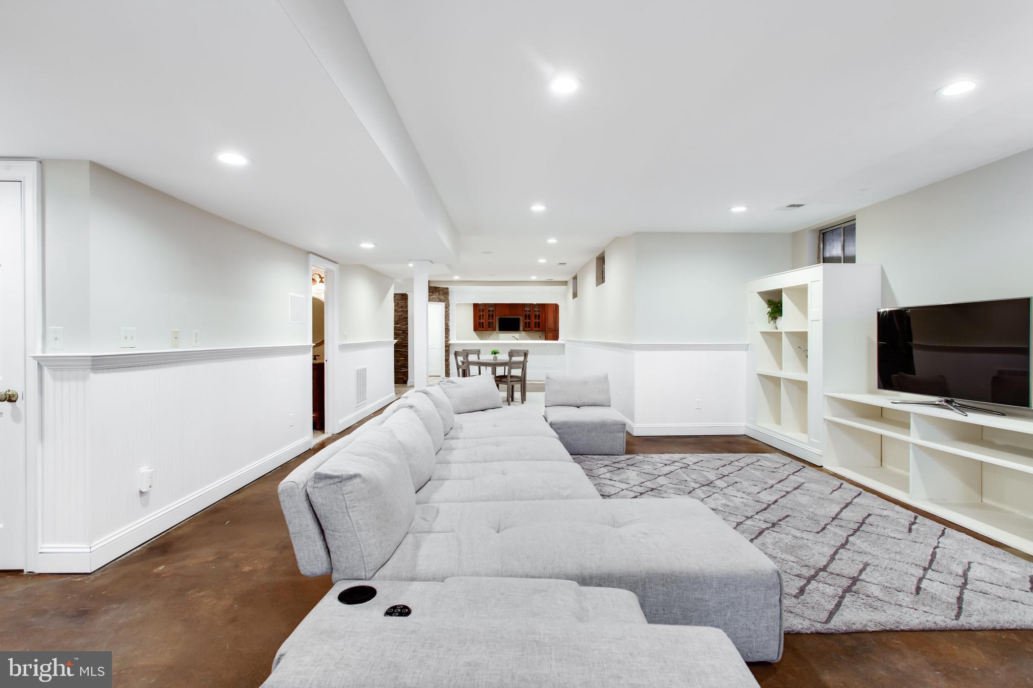 TALL OAKS - Residential