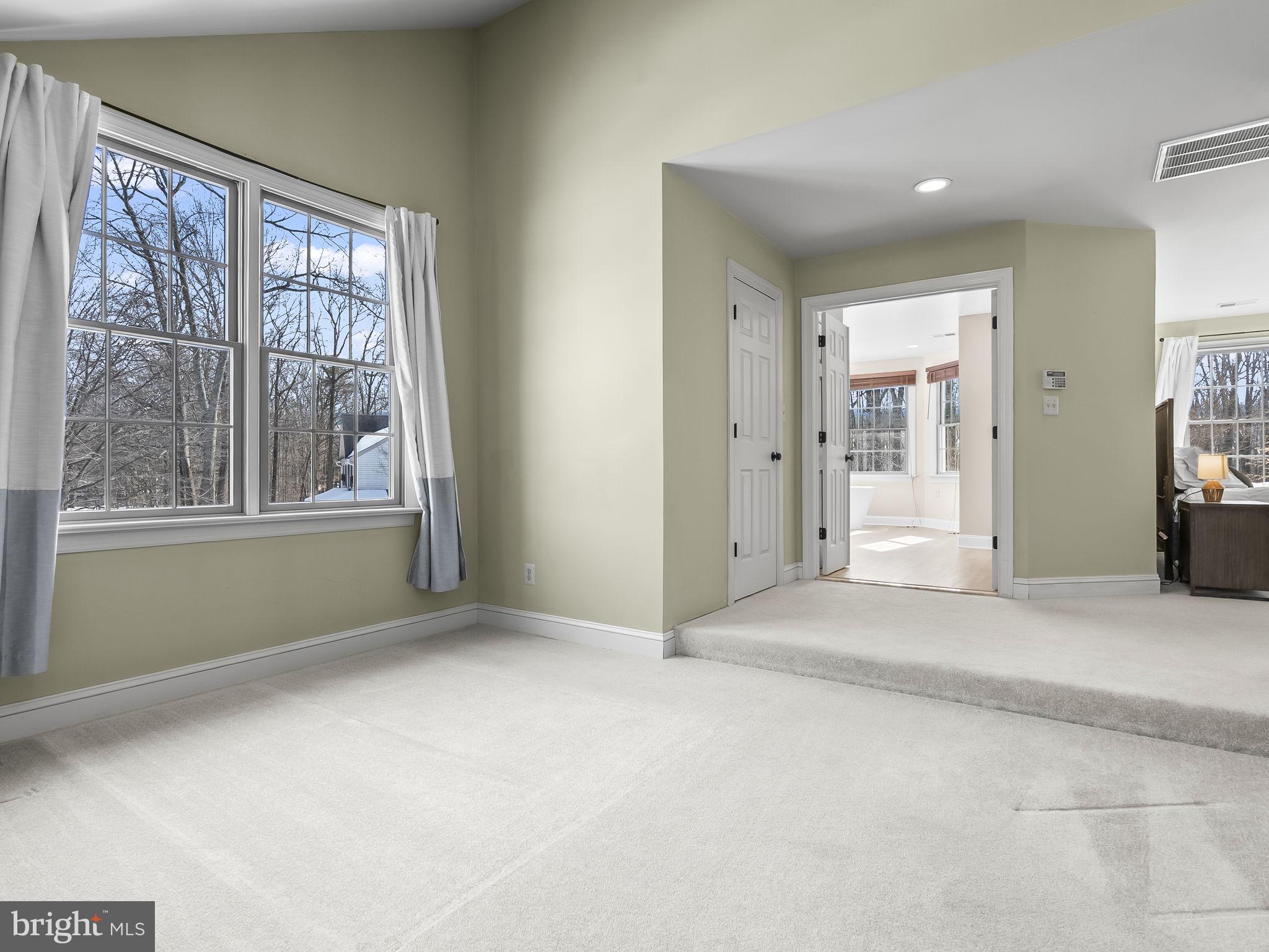 TALL OAKS - Residential