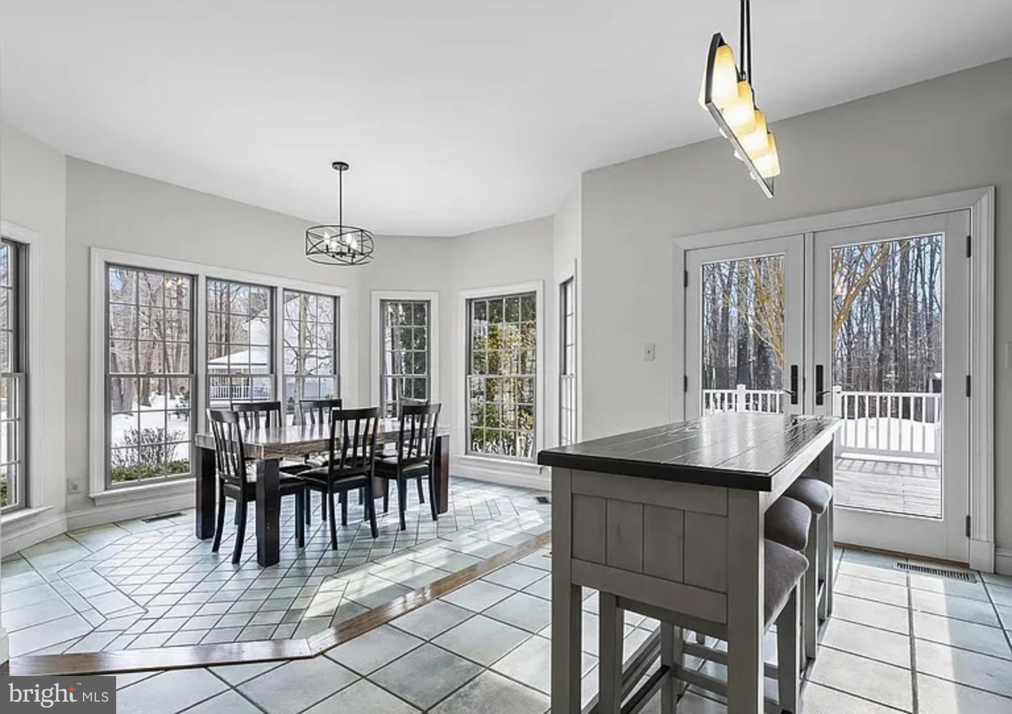 TALL OAKS - Residential