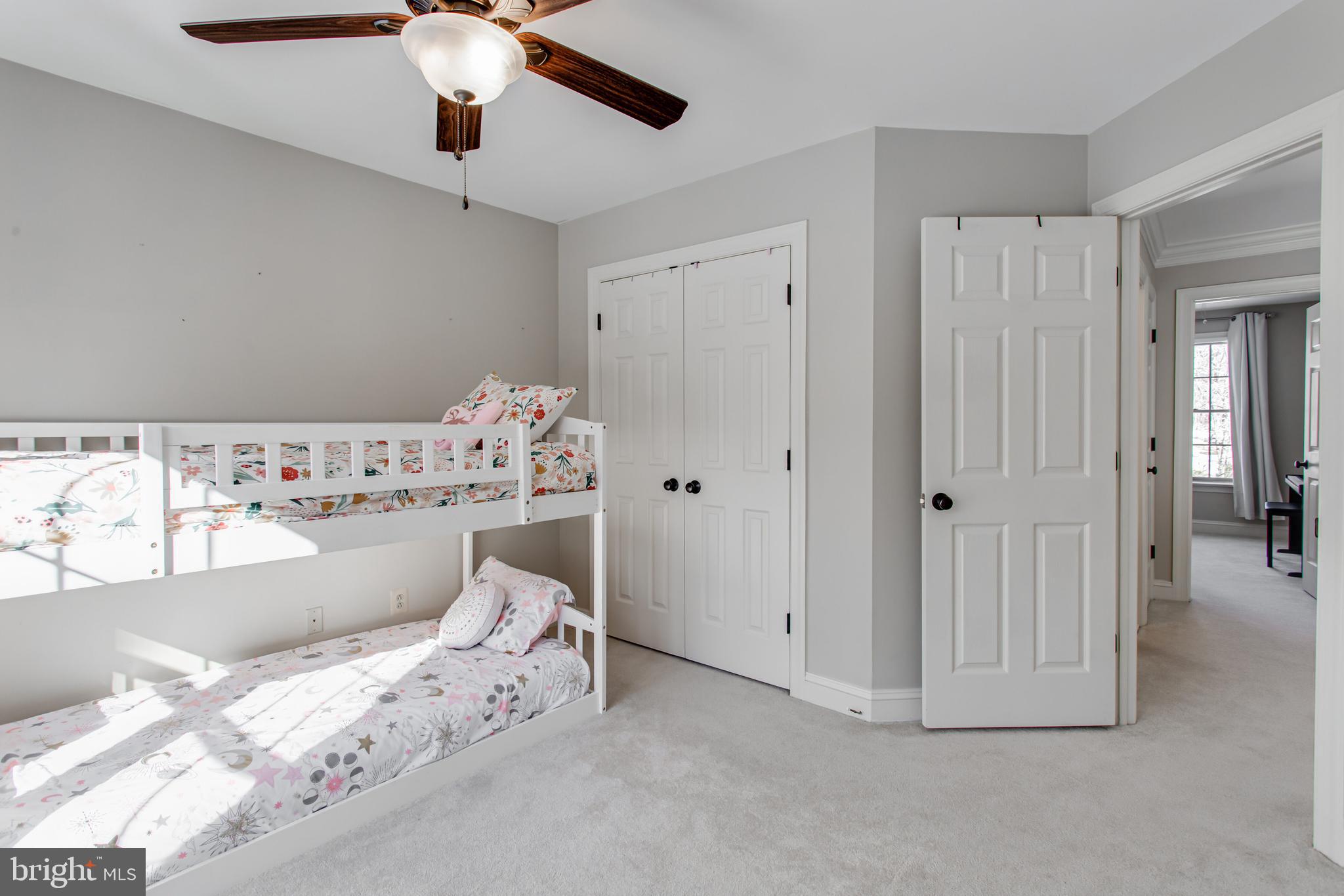 TALL OAKS - Residential