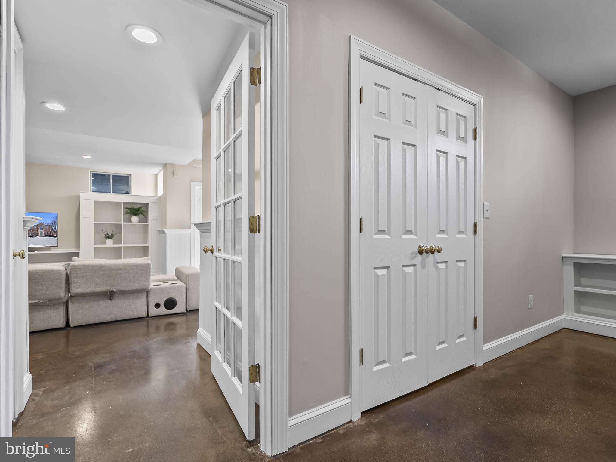 TALL OAKS - Residential