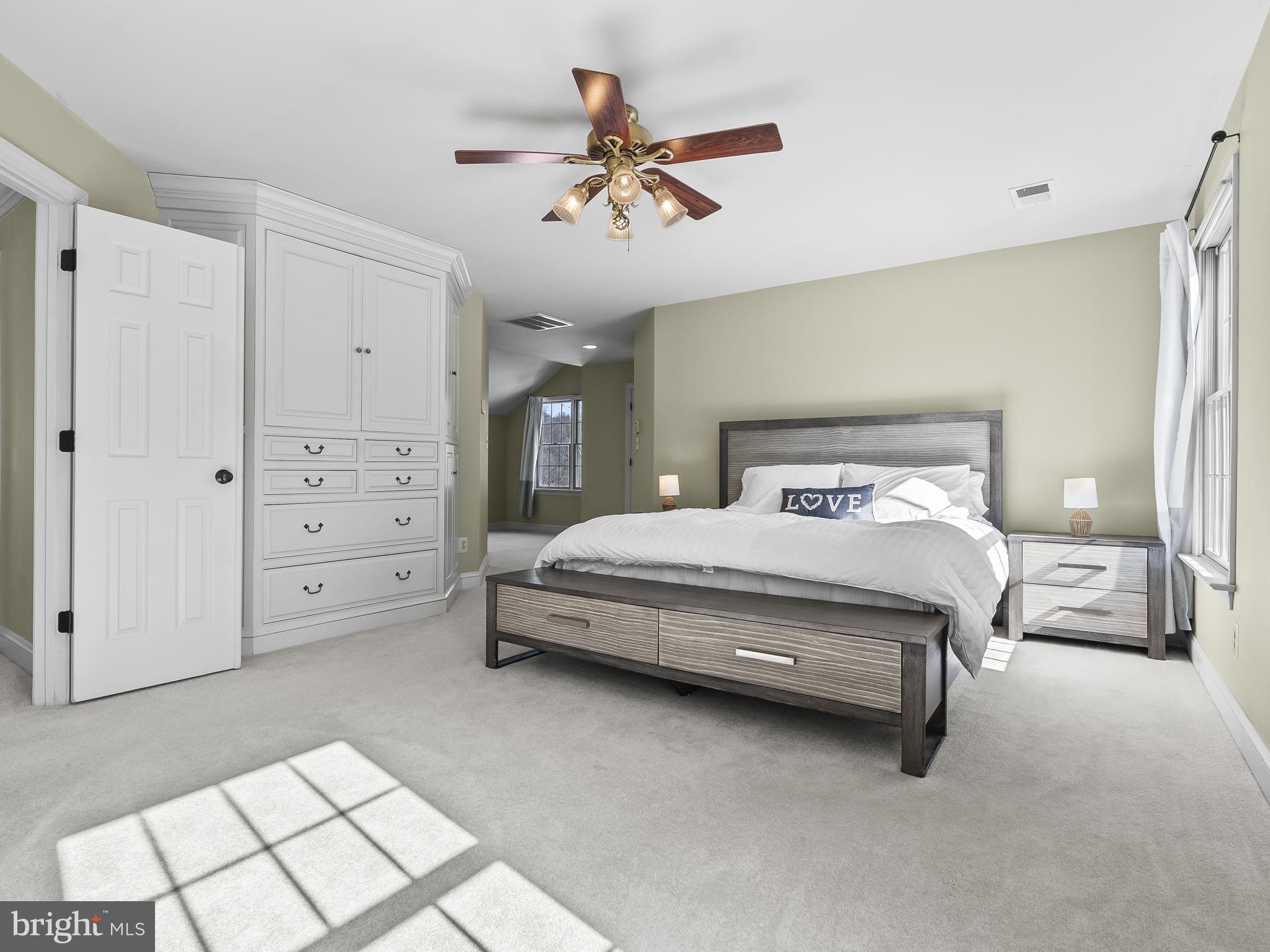 TALL OAKS - Residential