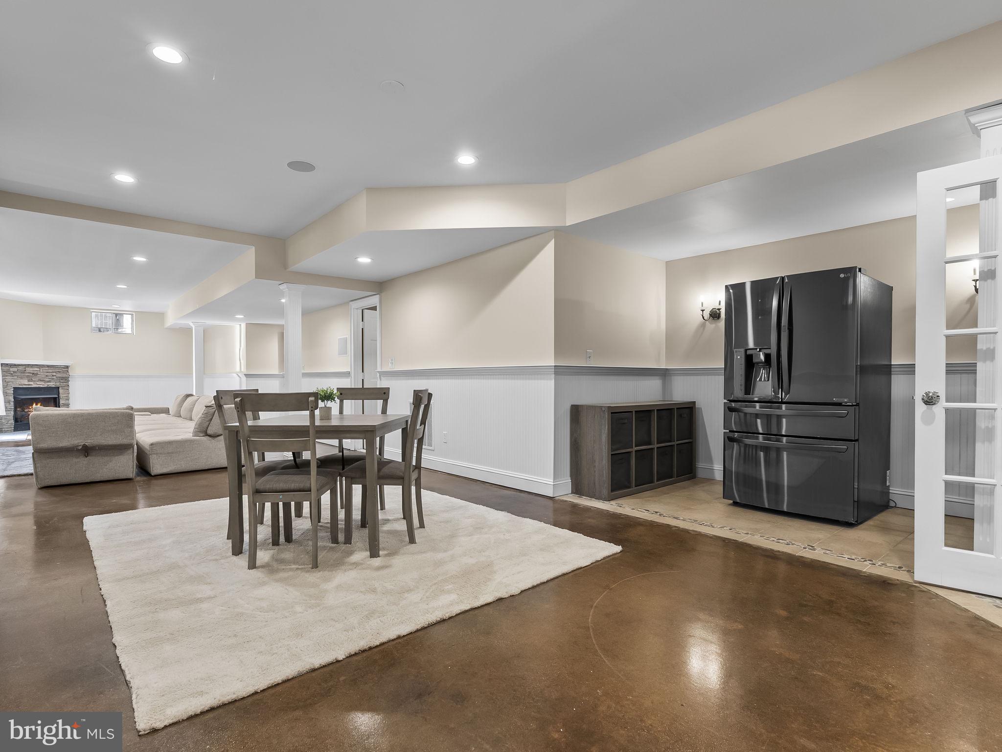 TALL OAKS - Residential