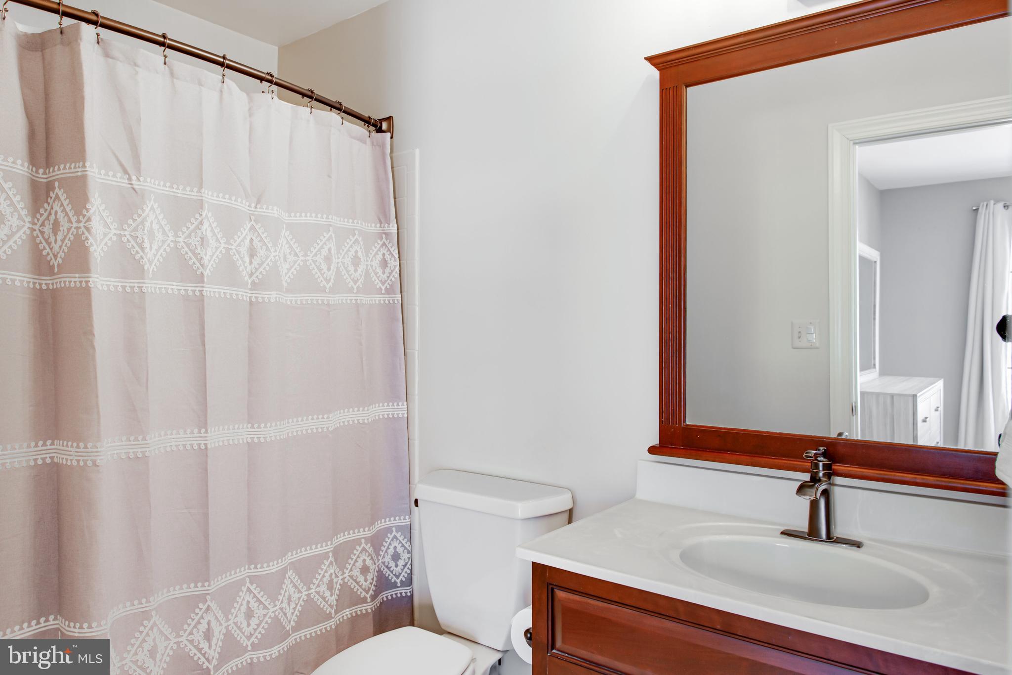 TALL OAKS - Residential