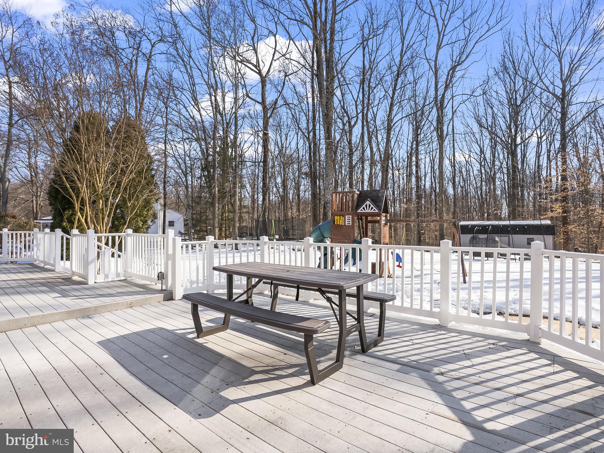 TALL OAKS - Residential