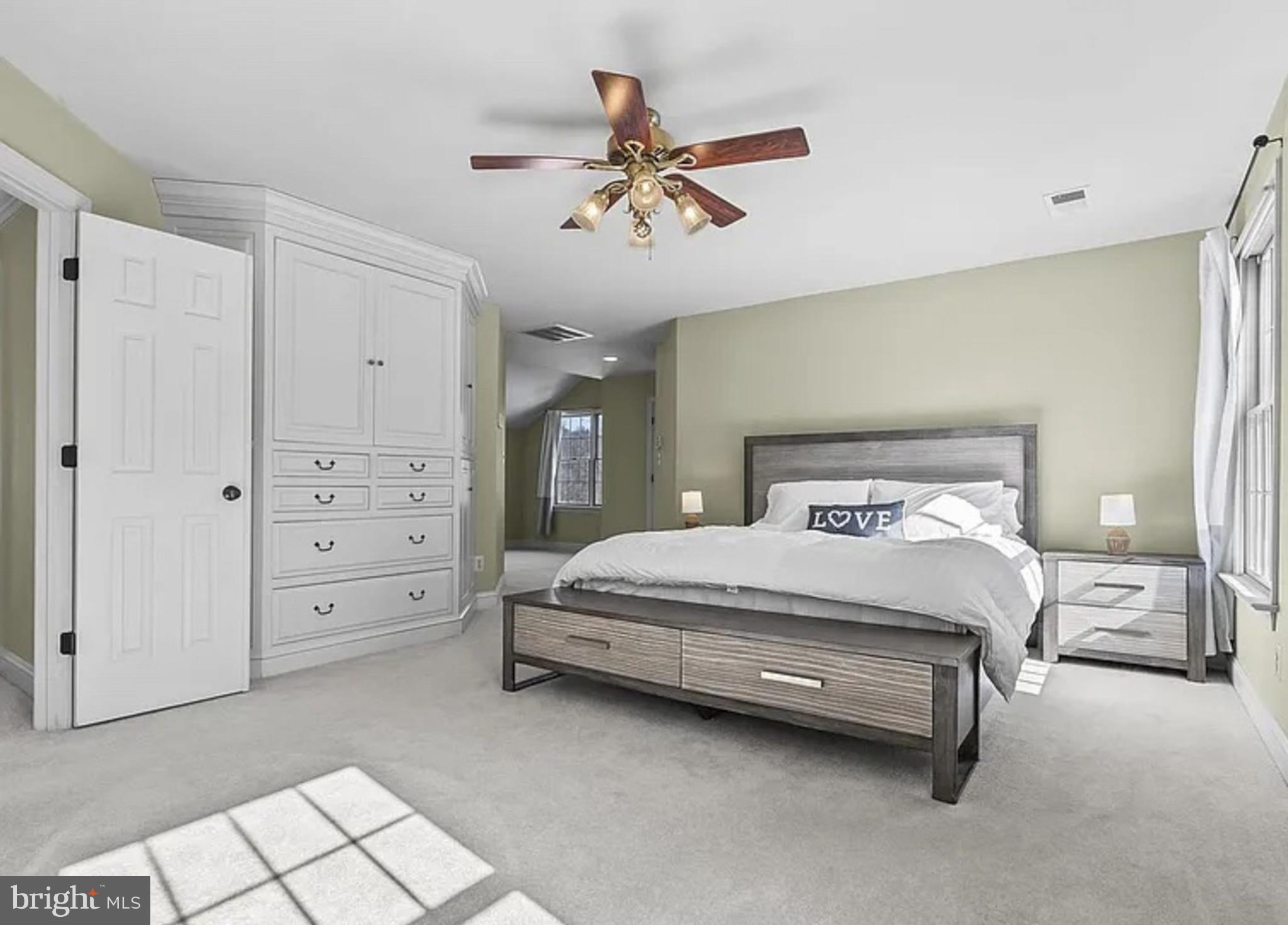 TALL OAKS - Residential