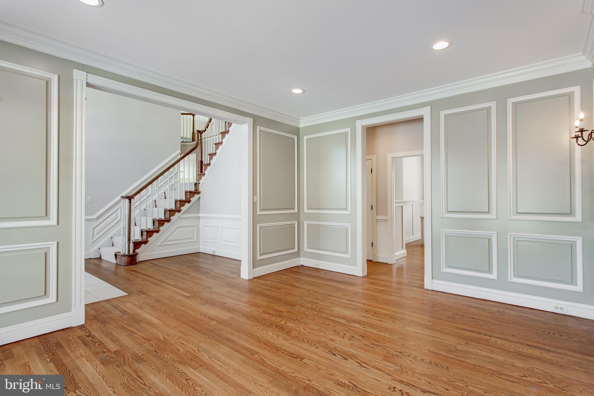 TALL OAKS - Residential