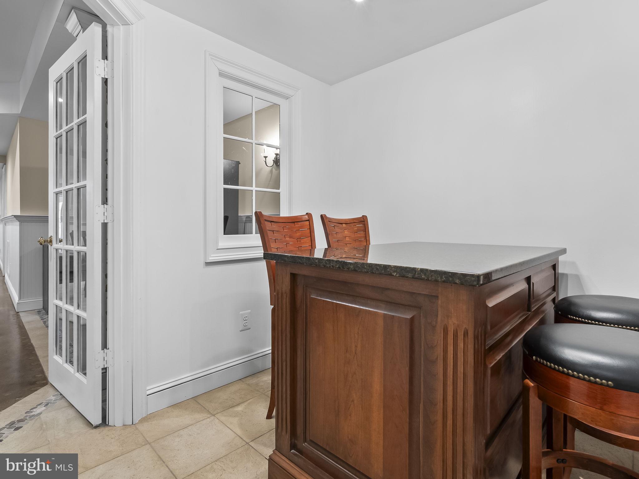 TALL OAKS - Residential