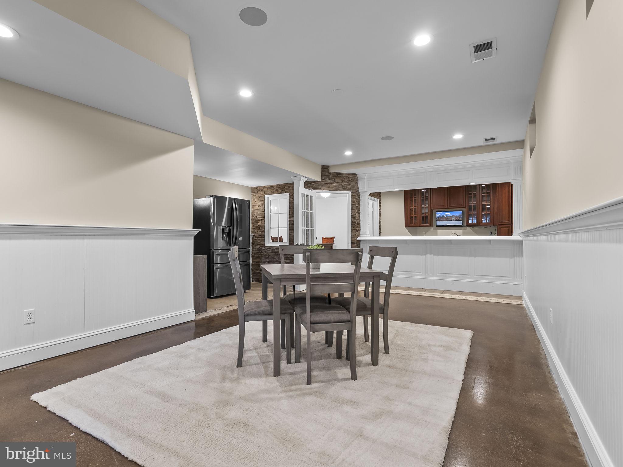 TALL OAKS - Residential