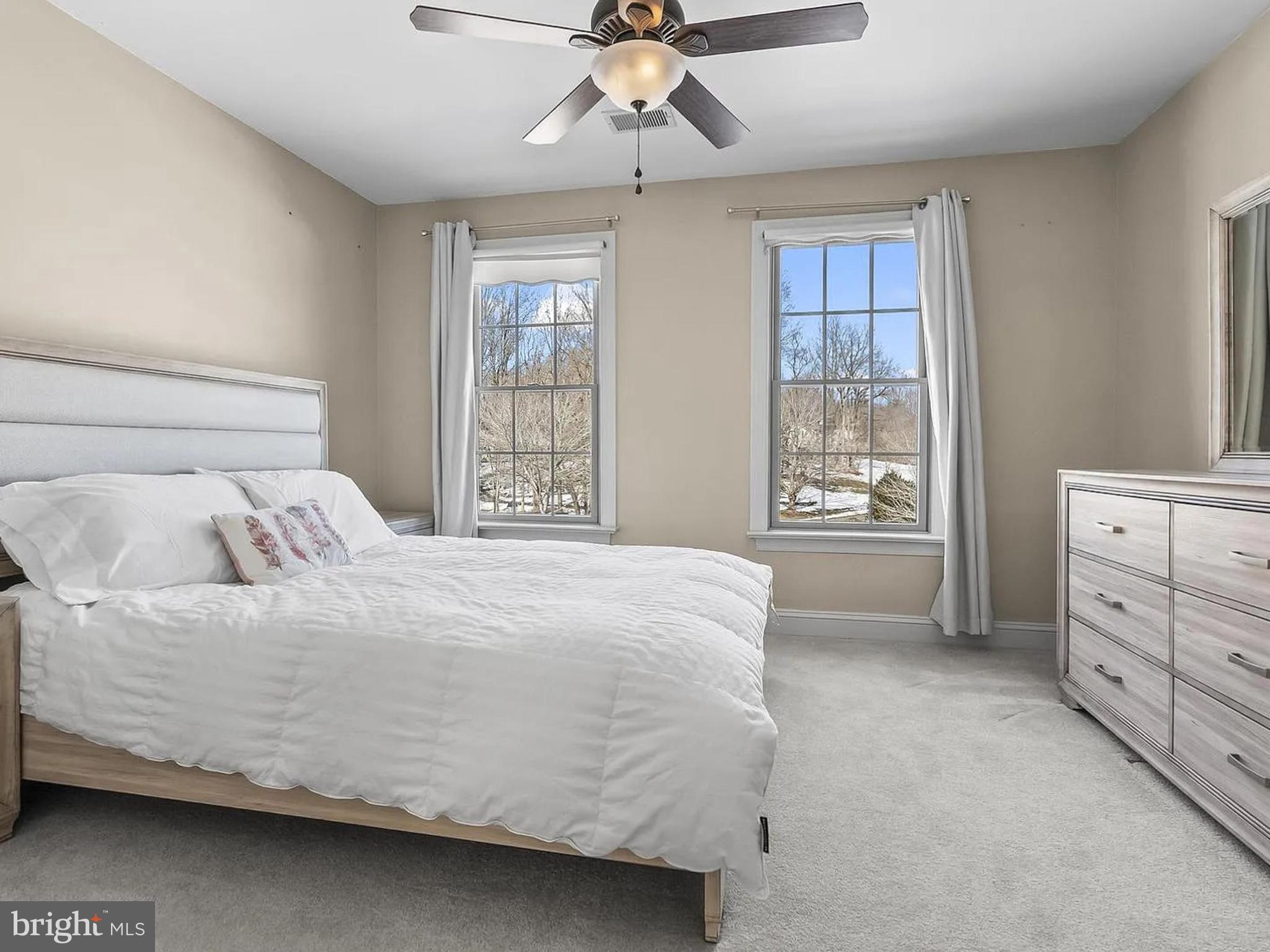 TALL OAKS - Residential