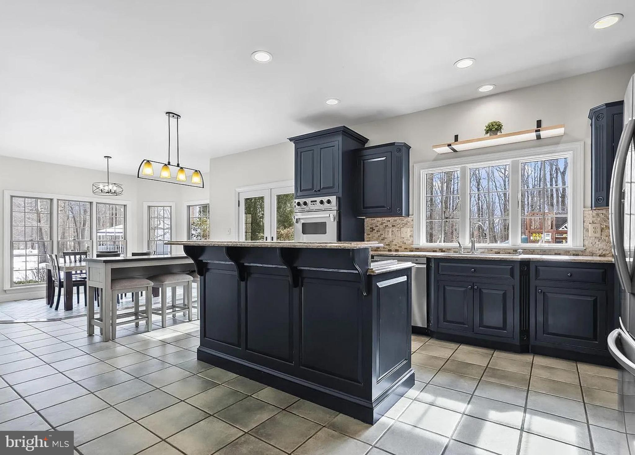 TALL OAKS - Residential