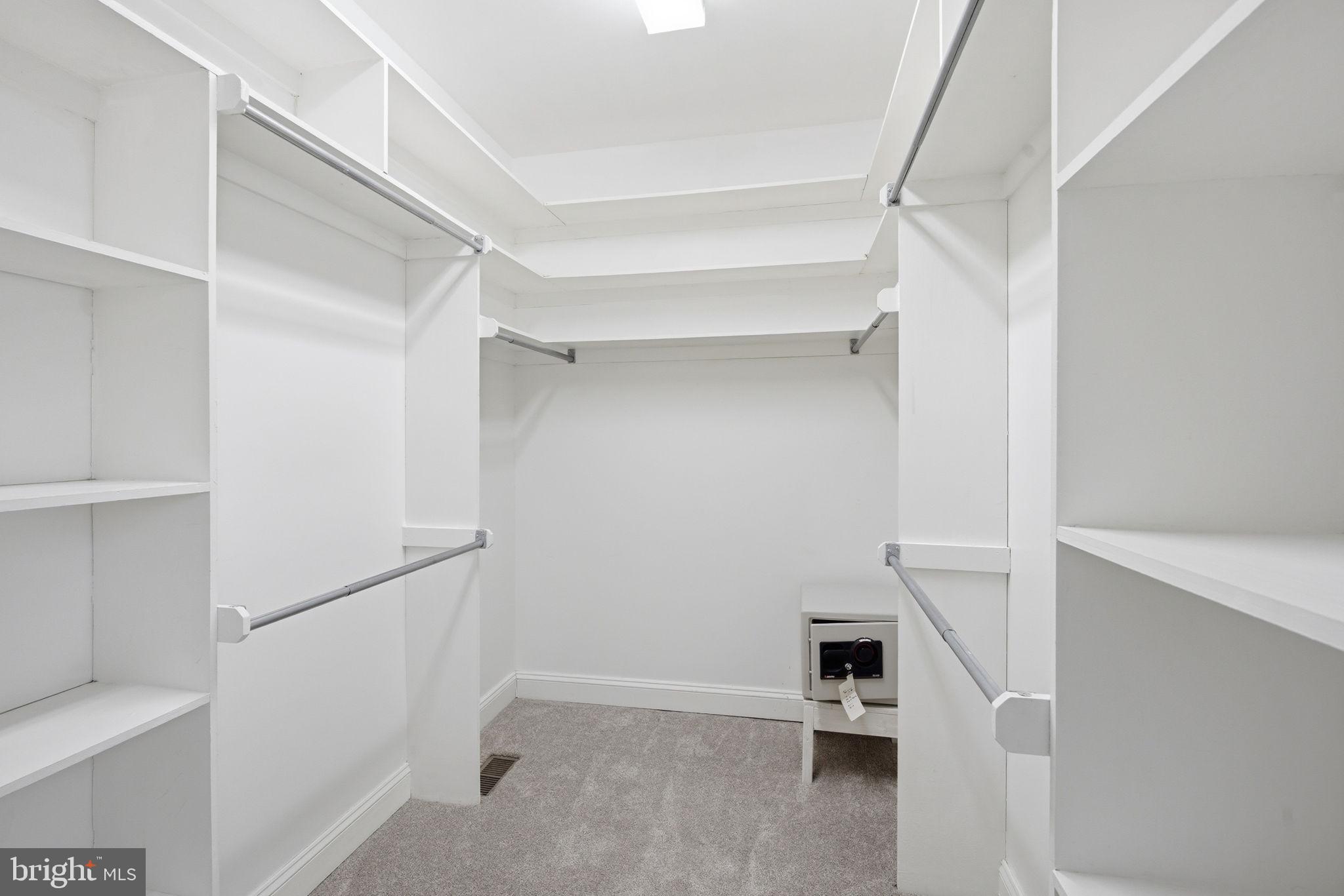 EVERGREEN MANOR - Residential