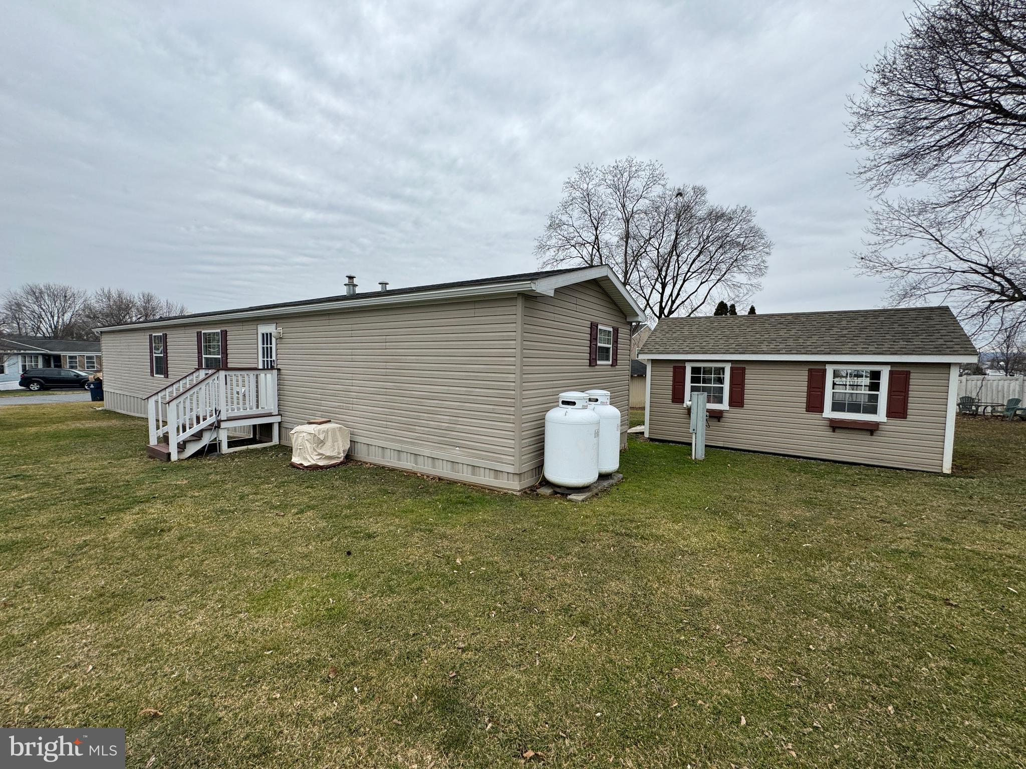 LINCOLN GREENS - Residential