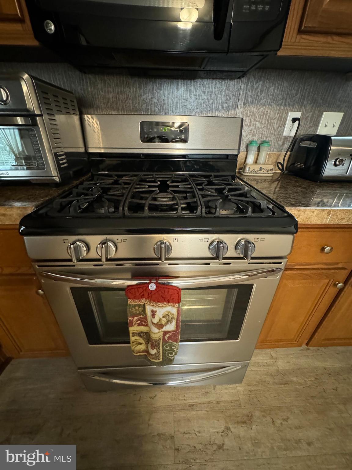 LINCOLN GREENS - Residential