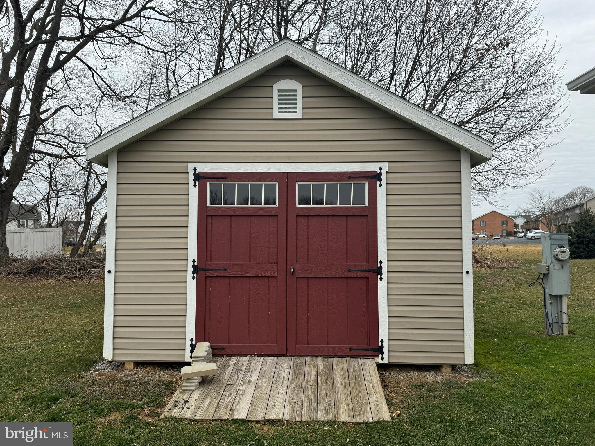 LINCOLN GREENS - Residential