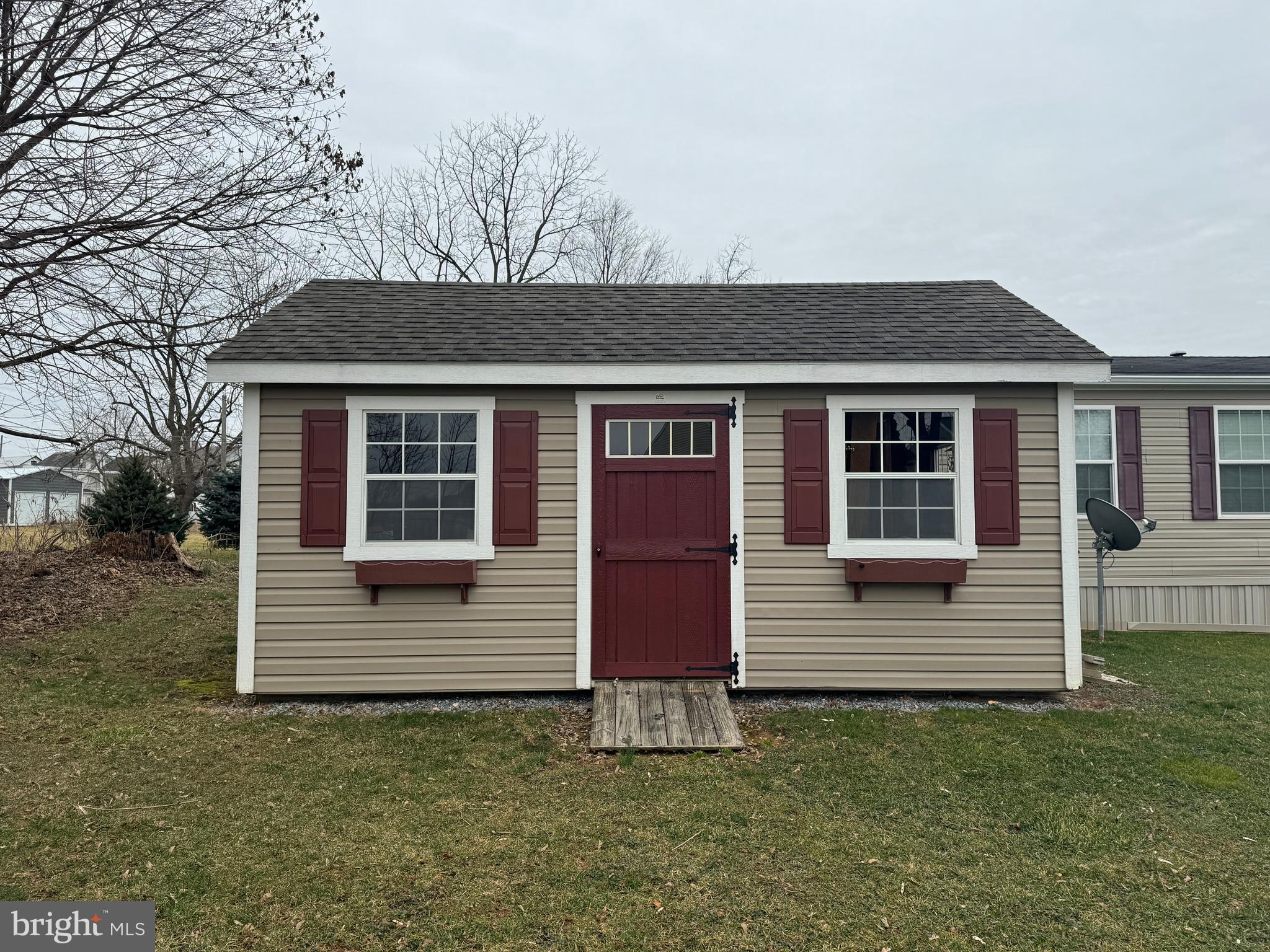 LINCOLN GREENS - Residential