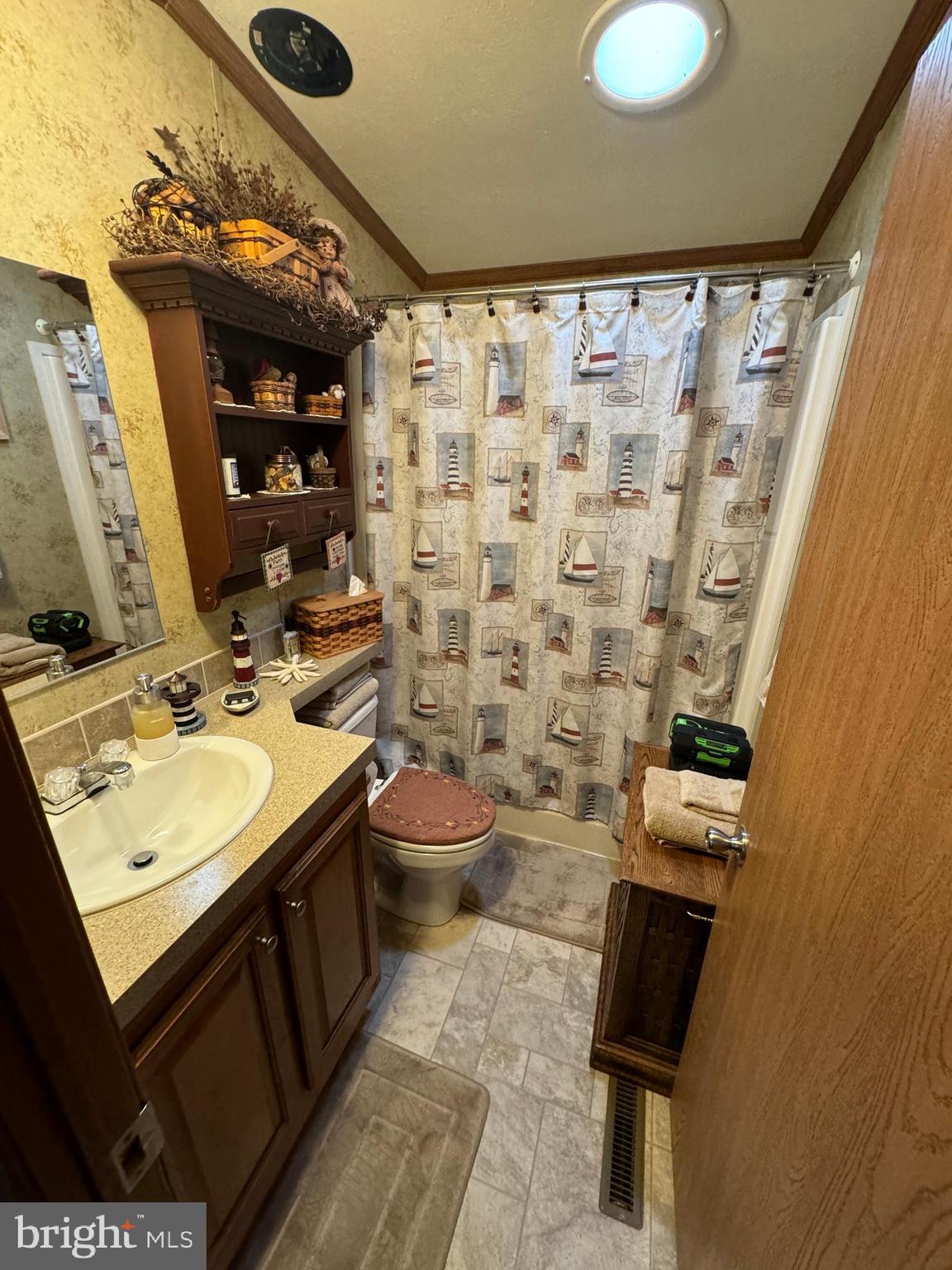 LINCOLN GREENS - Residential