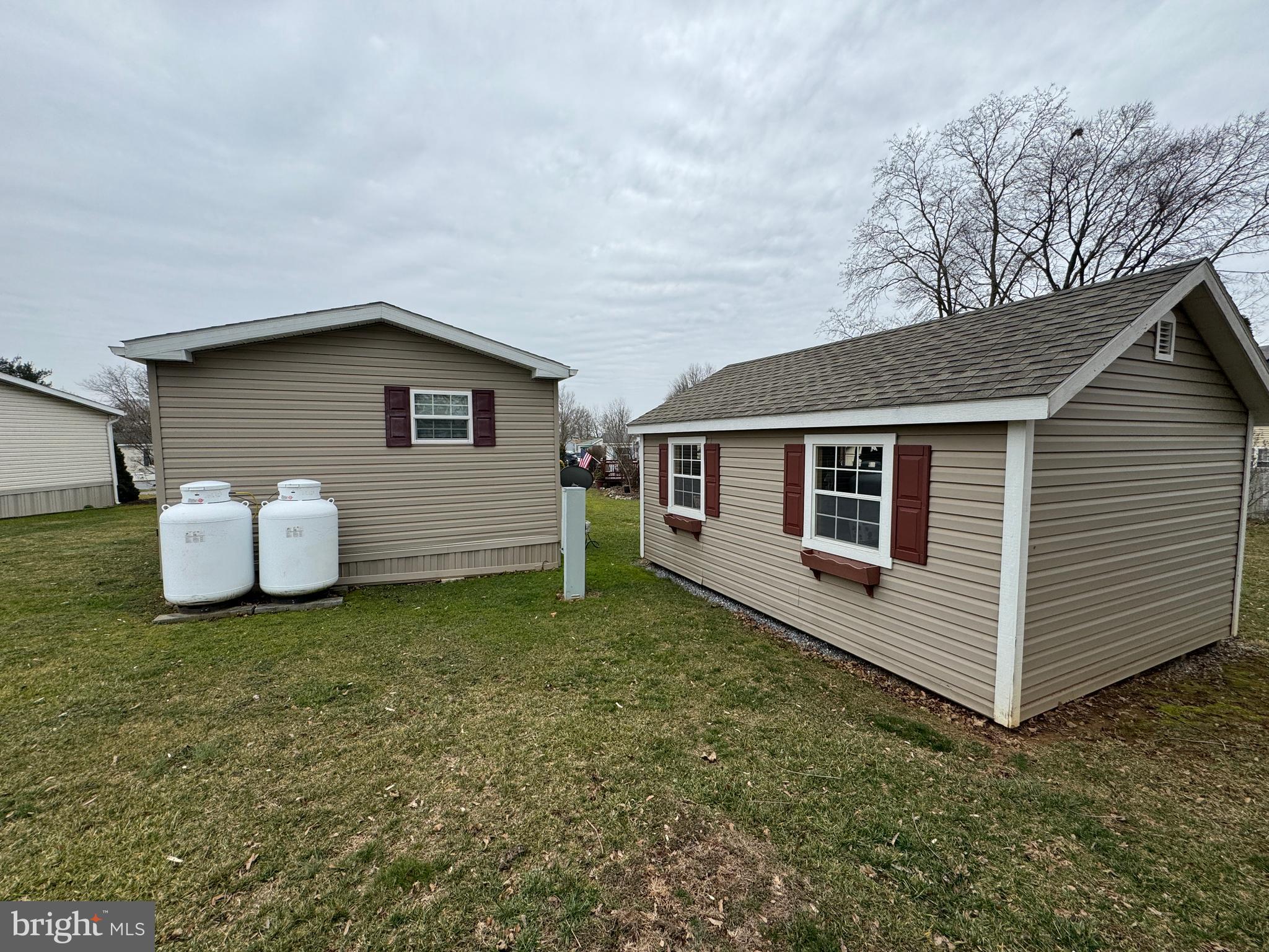 LINCOLN GREENS - Residential