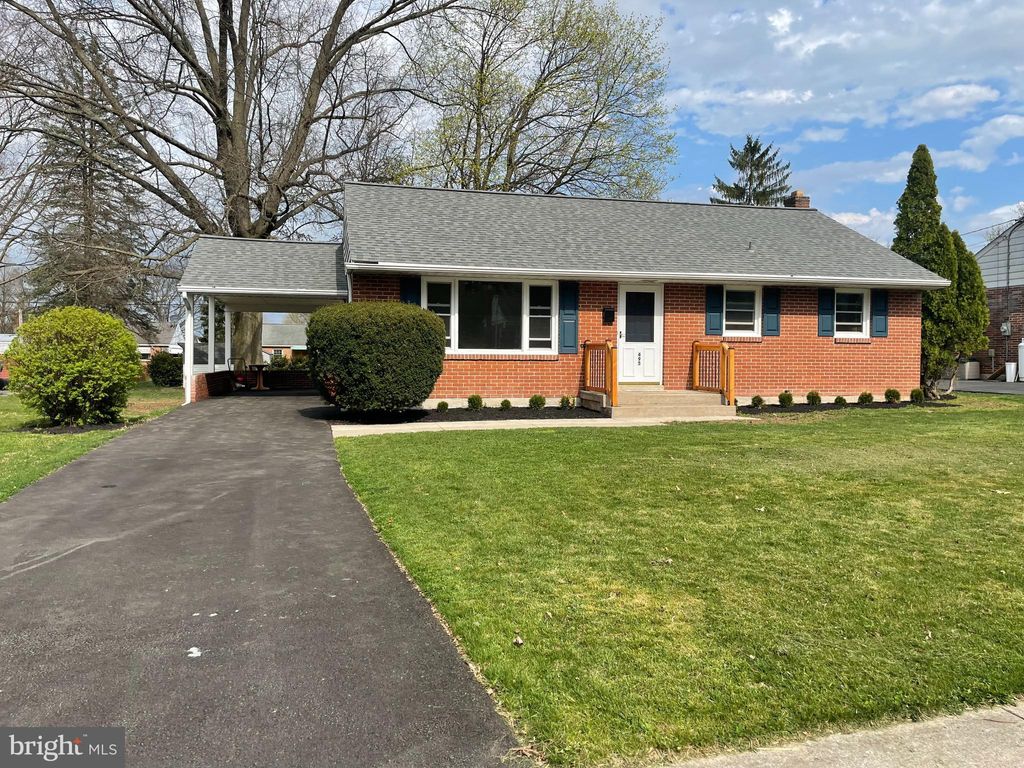 Photo of 495 N LOCUST ST, ELIZABETHTOWN, PA 17022 (MLS # PALA2033180)