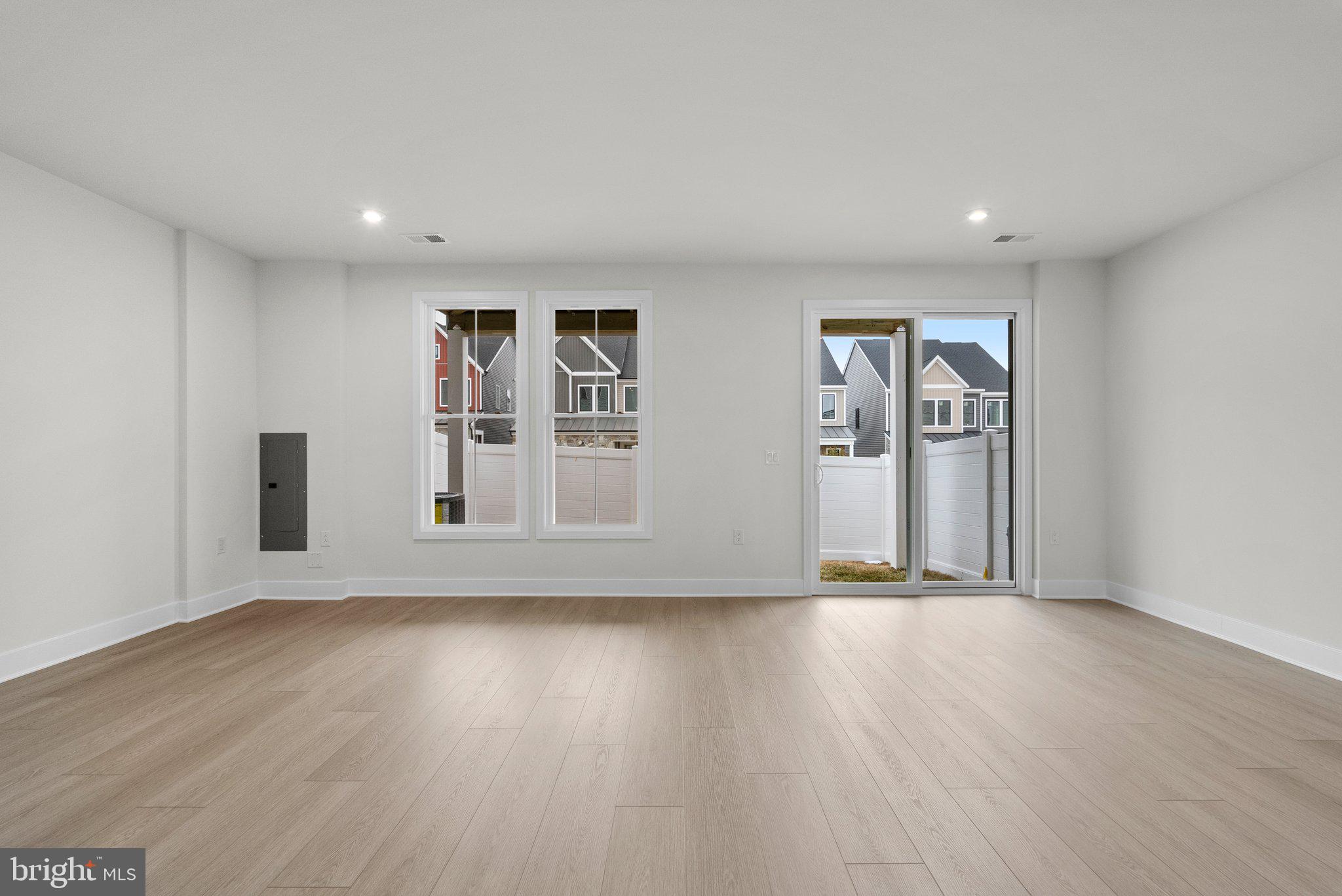 LEXINGTON 7 - Residential