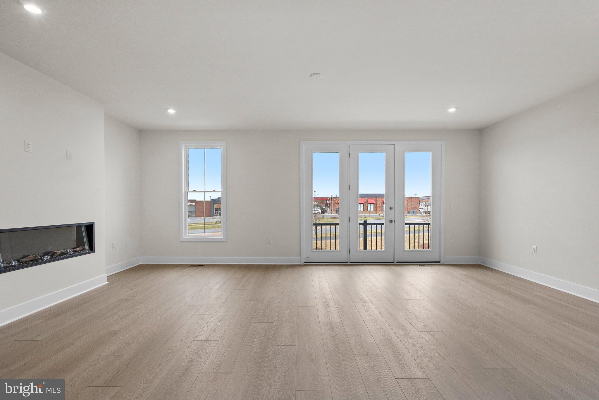 LEXINGTON 7 - Residential