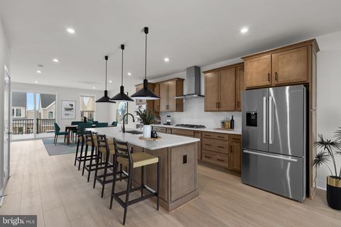 44486 LOWESTOFT SQUARE ASHBURN VA 20147