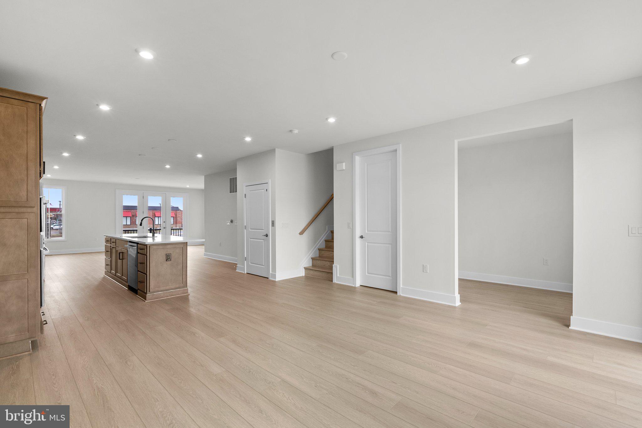 LEXINGTON 7 - Residential