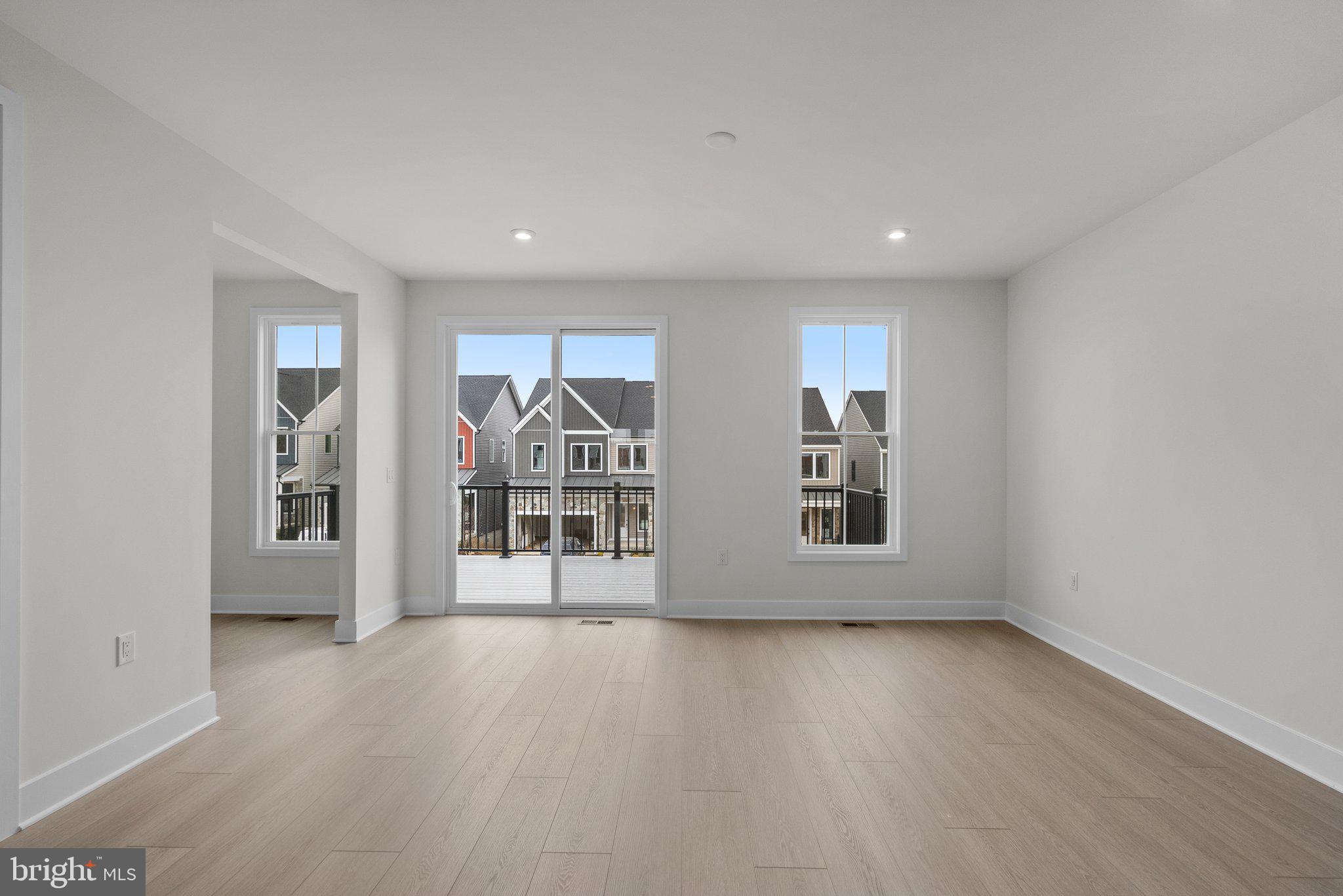 LEXINGTON 7 - Residential