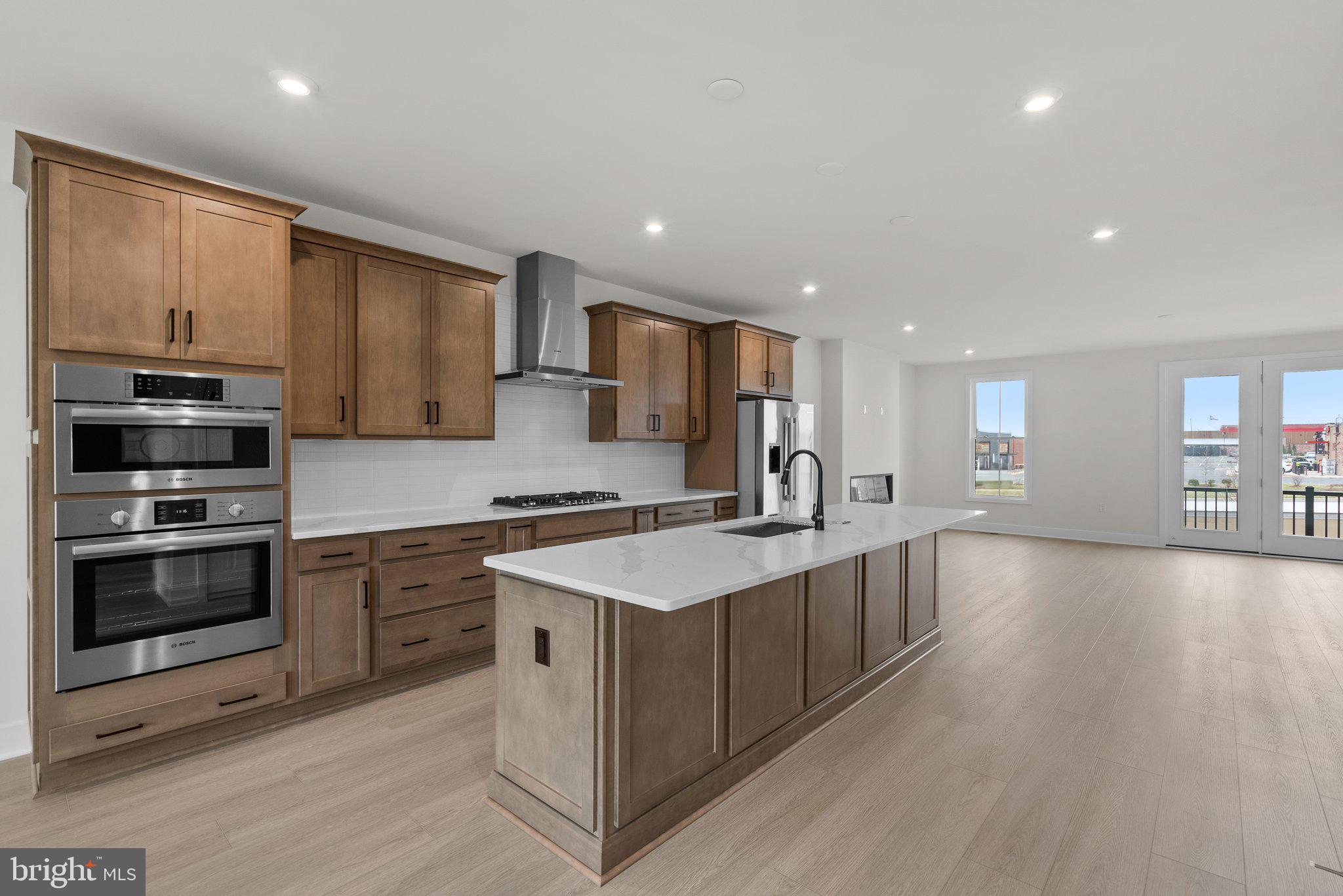 LEXINGTON 7 - Residential