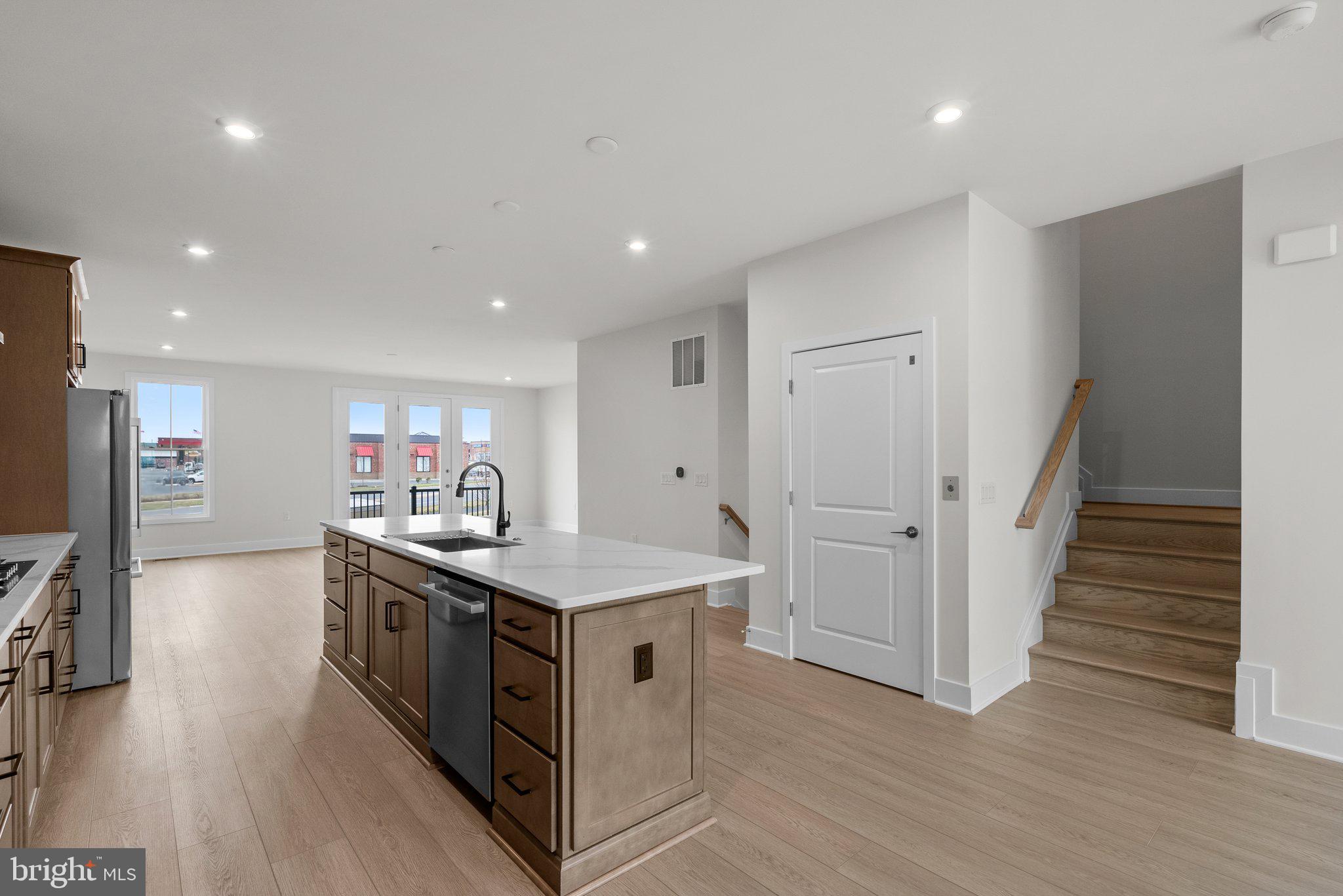 LEXINGTON 7 - Residential