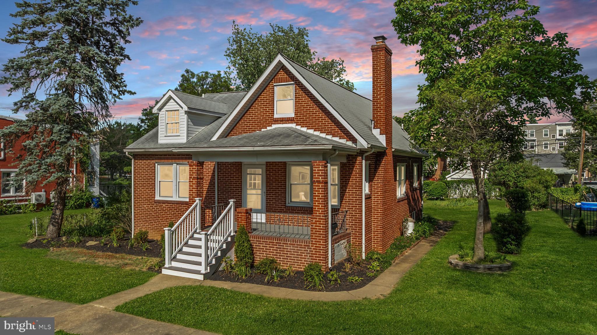 826 TRAIL AVENUE