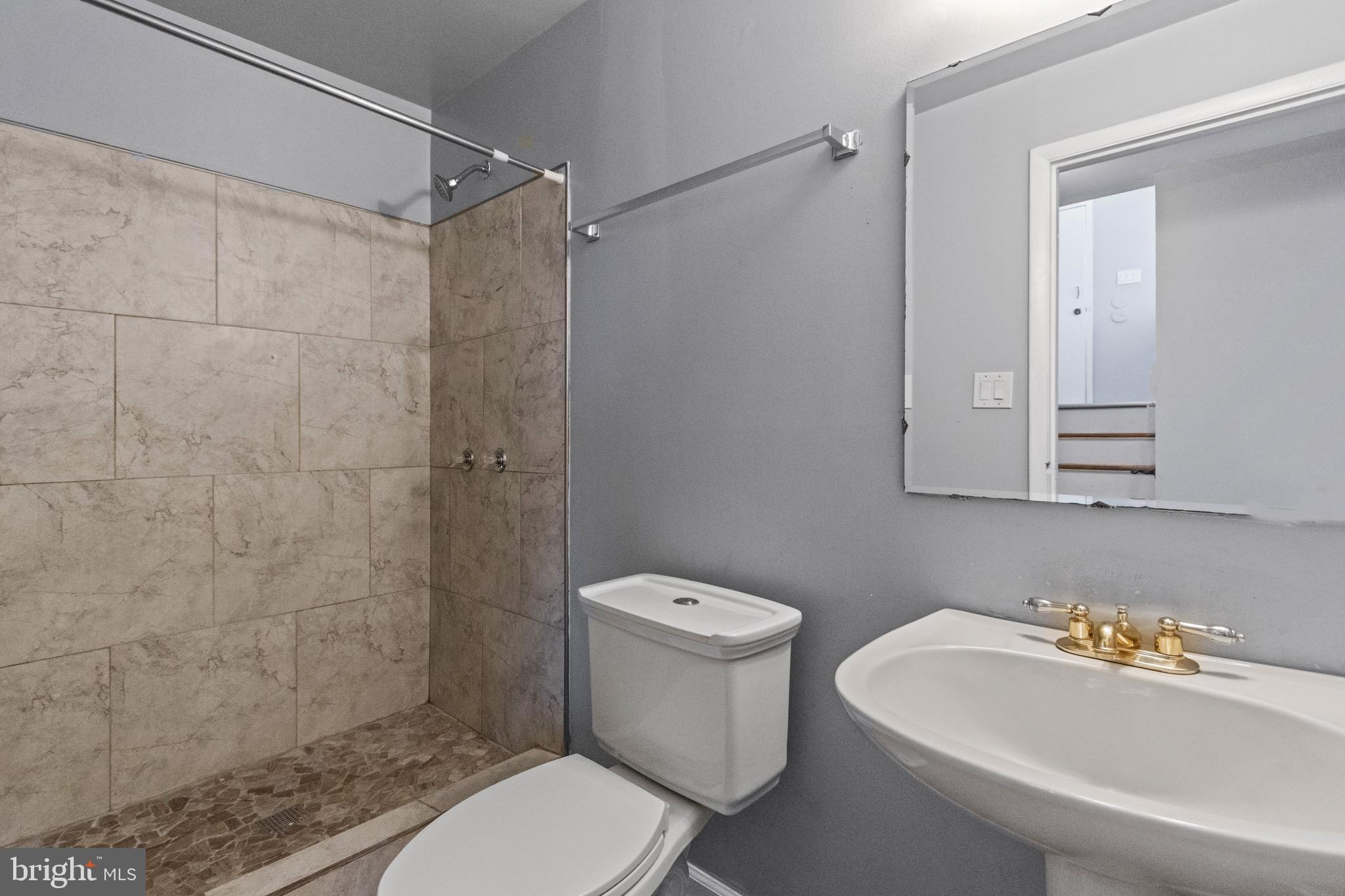 GOOD LUCK WOODS - Residential